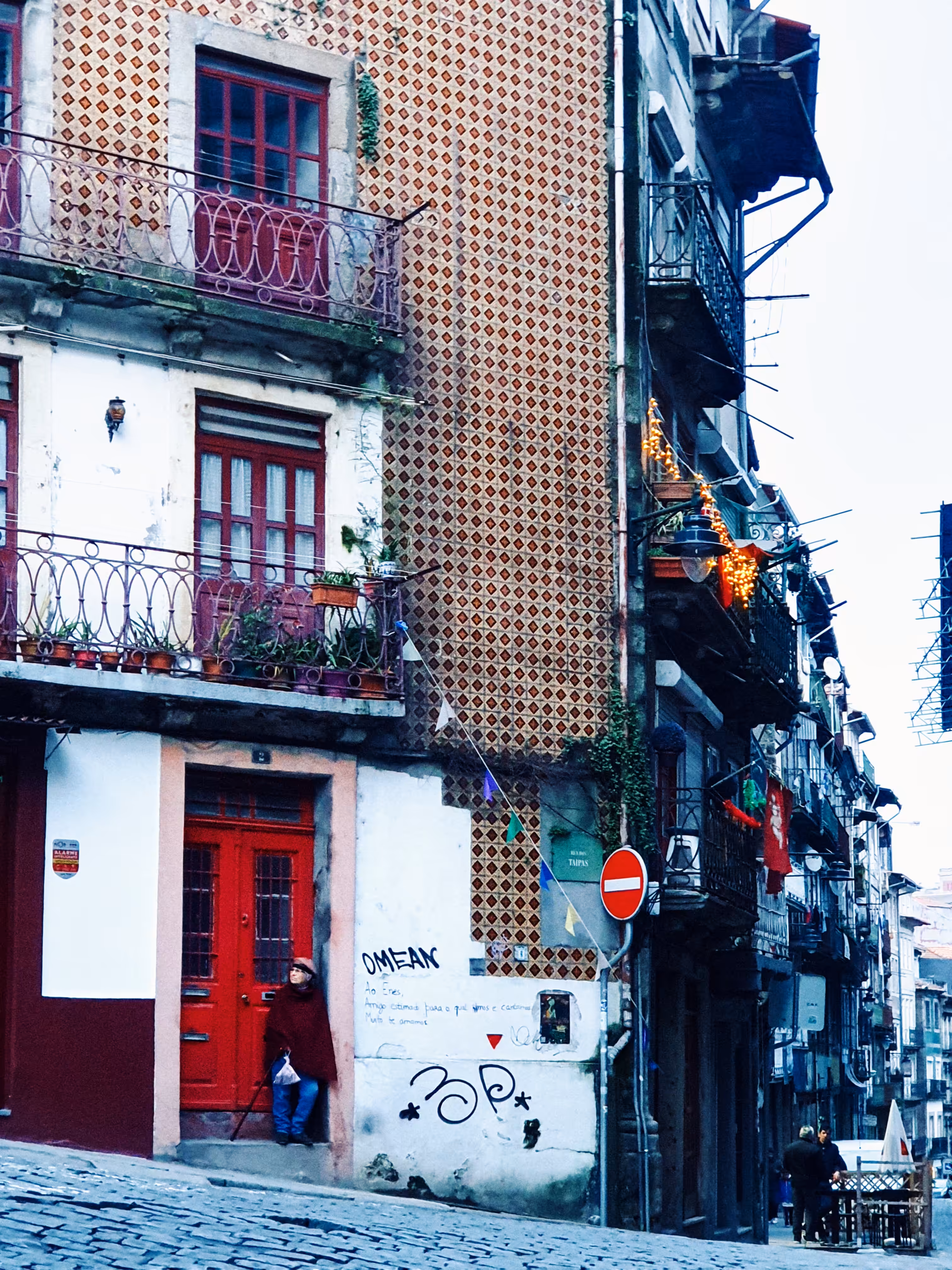 Lost in old town 