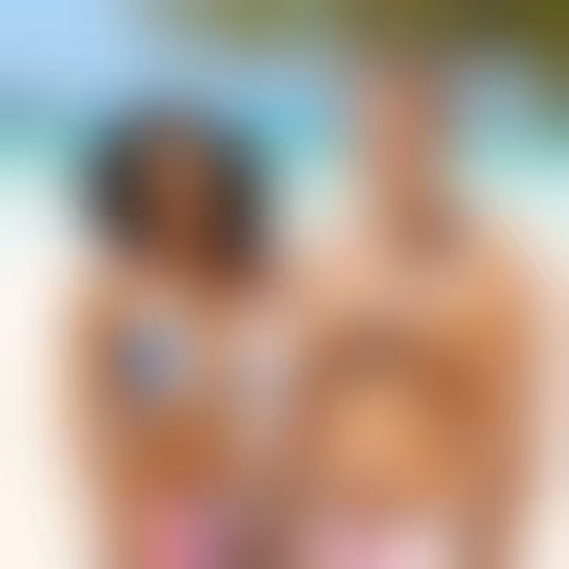Benoît et Albertine en maillot de bain