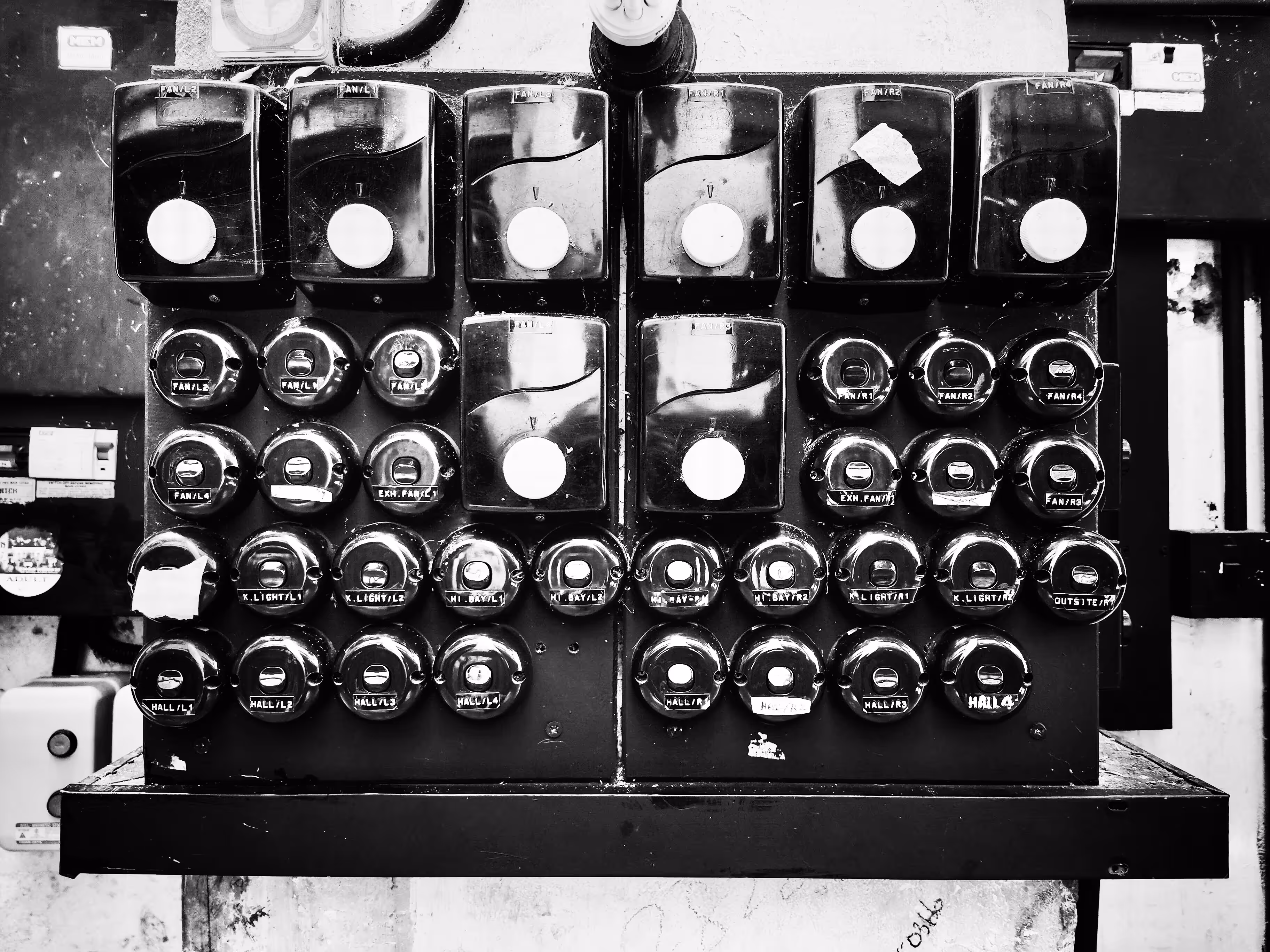 Which switch to turn on/off?