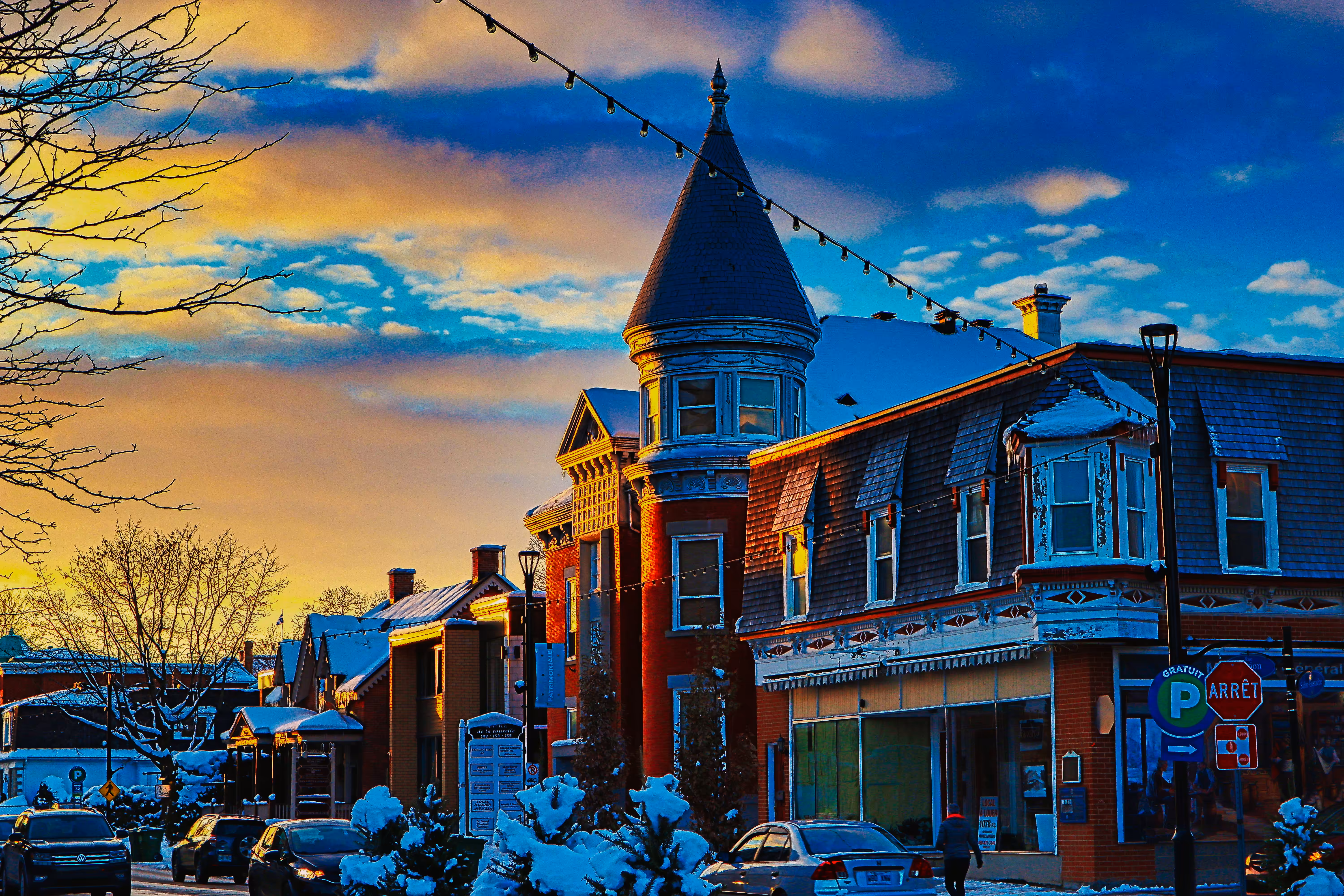 2022: Ye Olde City Basking In The Nightfall