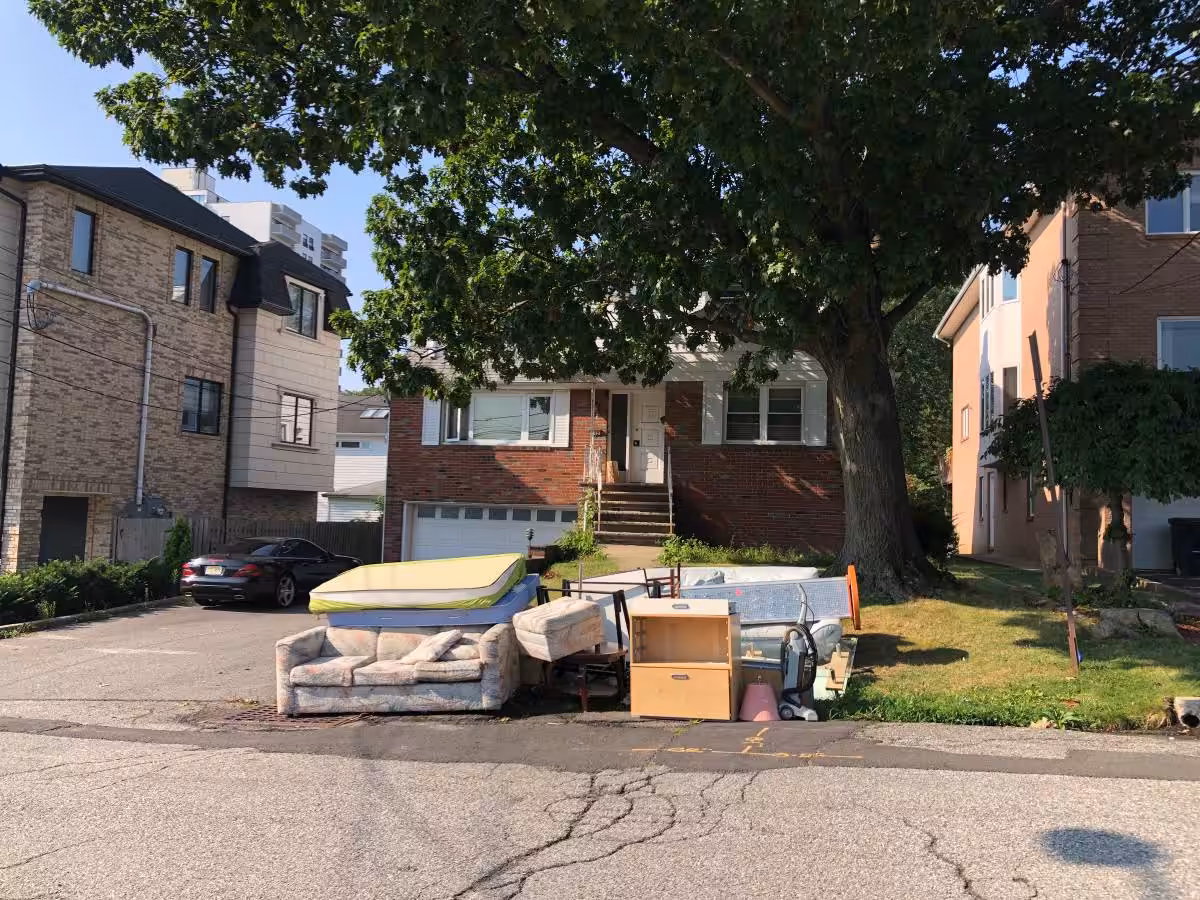 CURB ALERT Couches, Mattress, Coffee Tables (Fort Lee)