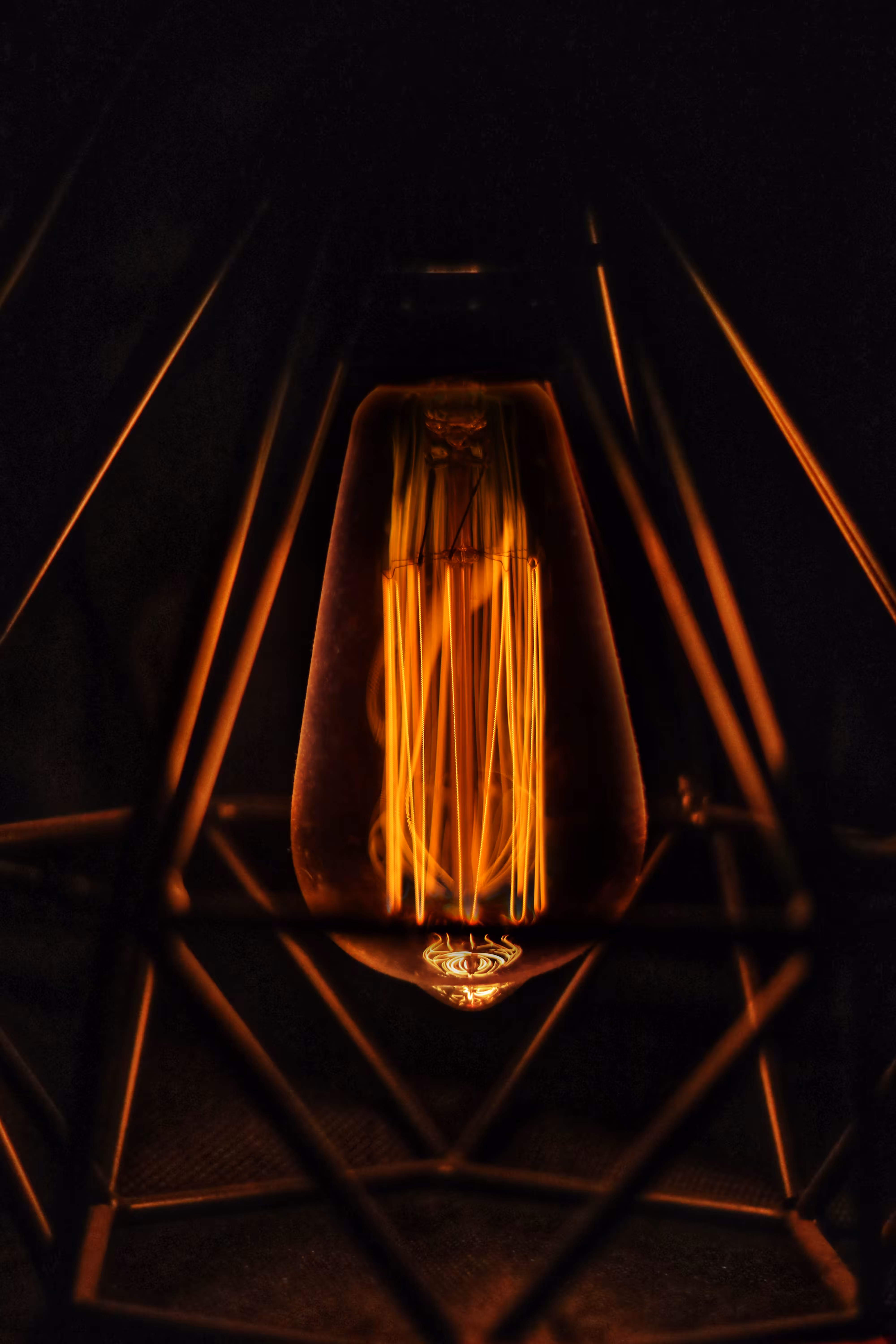 Light trapped into the glass!