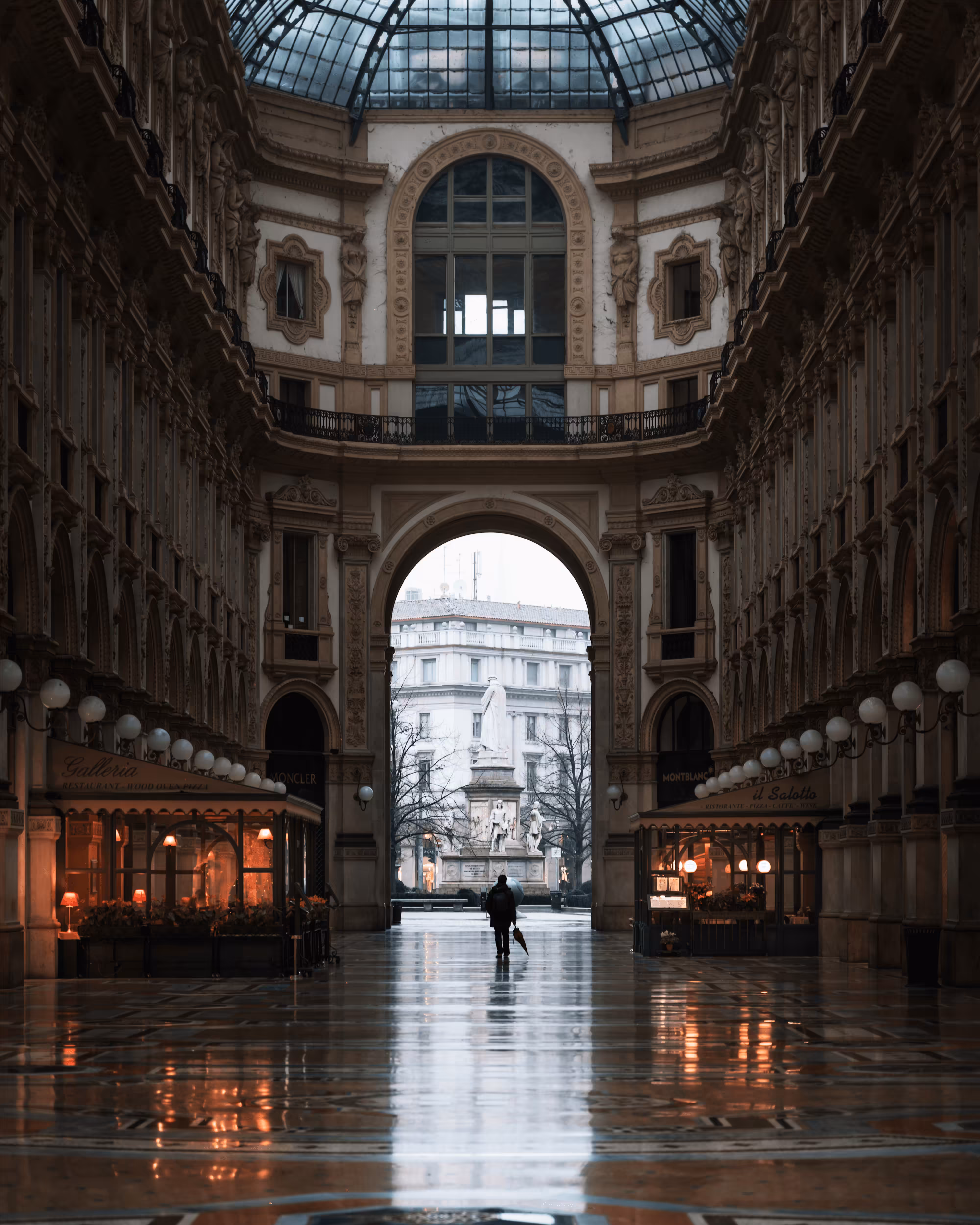 Strangers #17 - Milan