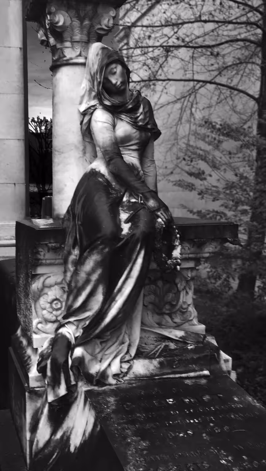 Statue at Père Lachaise