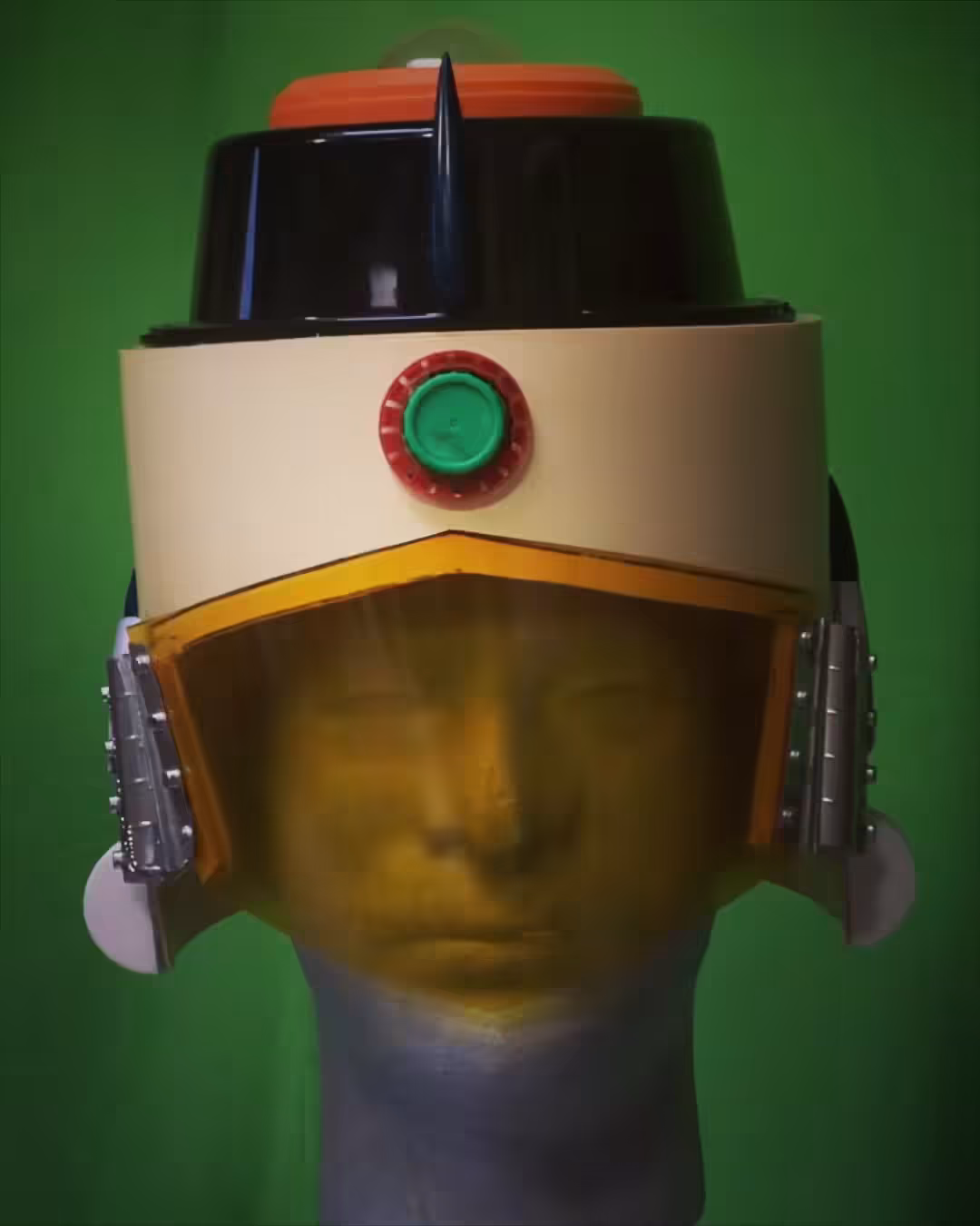 Xutharn Helmet