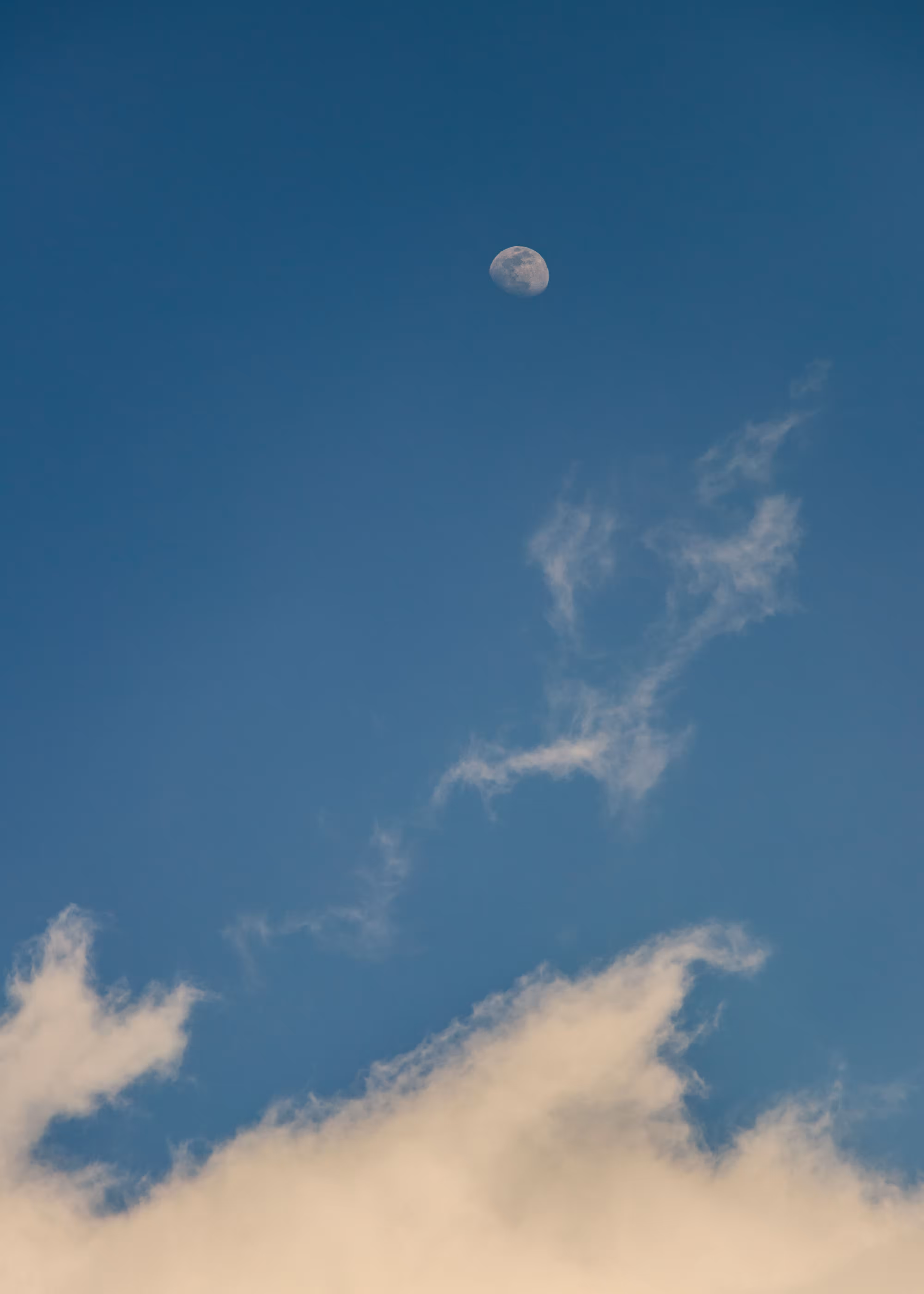 Photography: cloud and moon