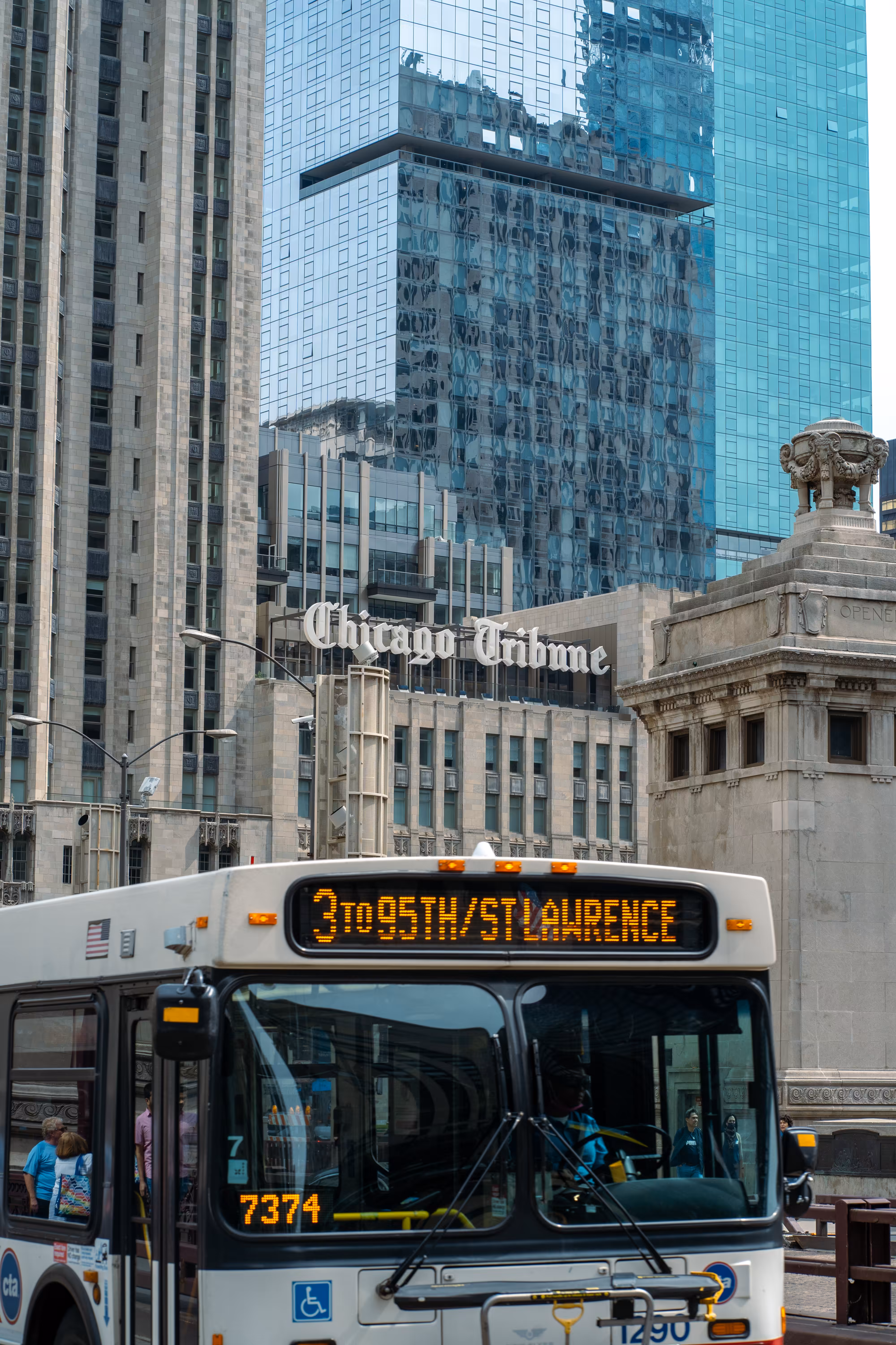 Tribune