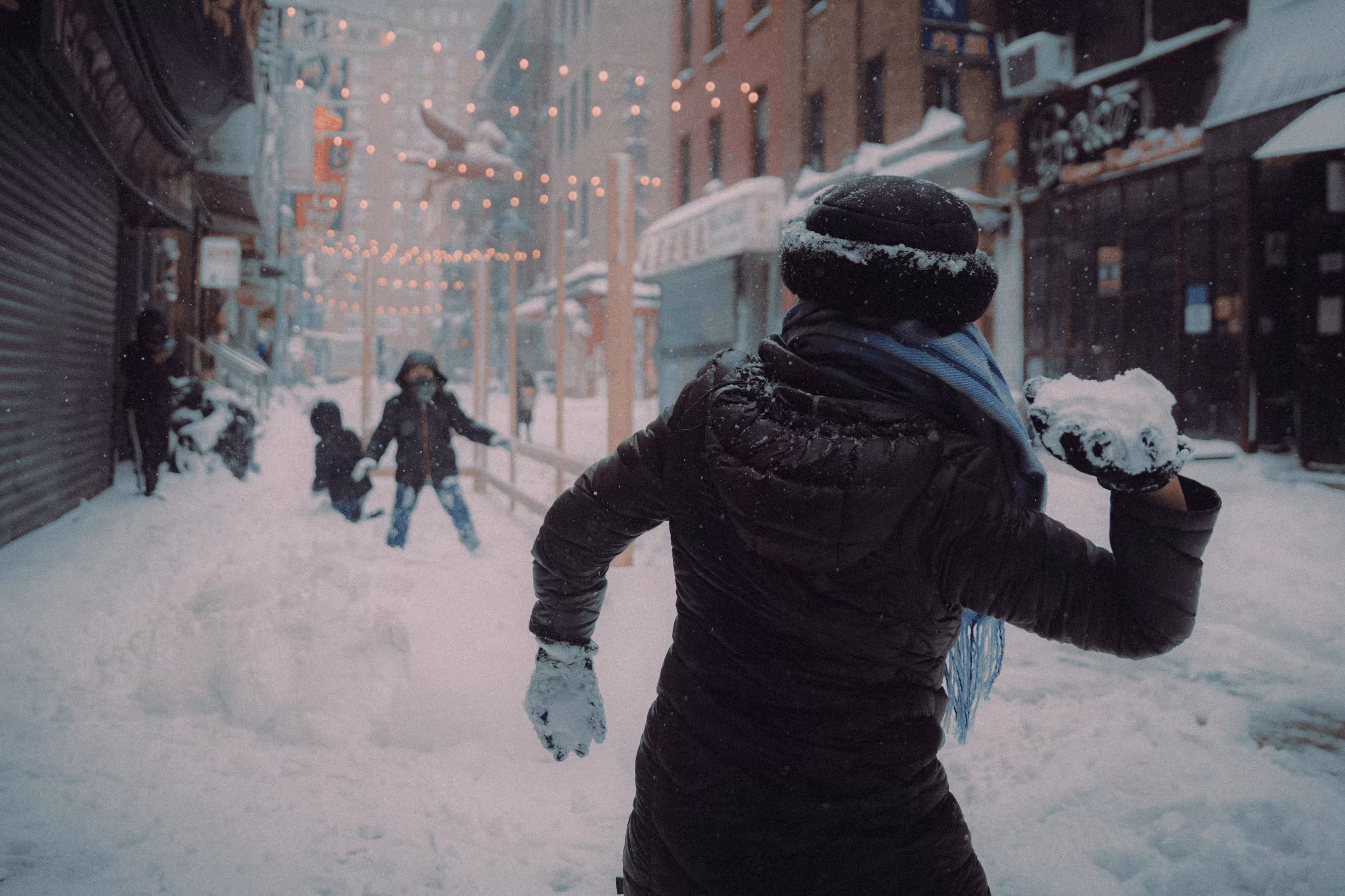 Snowball Fight - Moments: Around The World #33