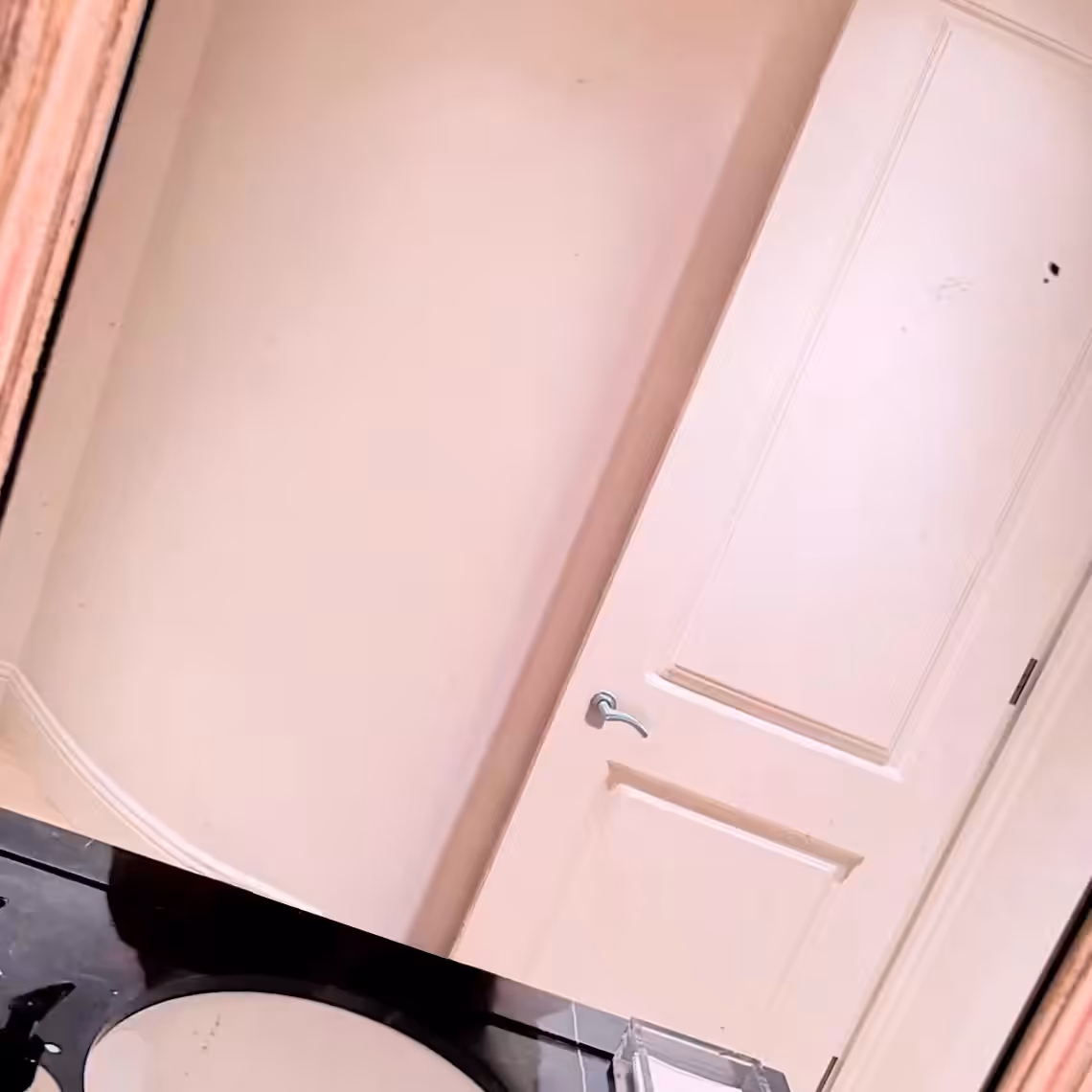 VANITIES // 0007