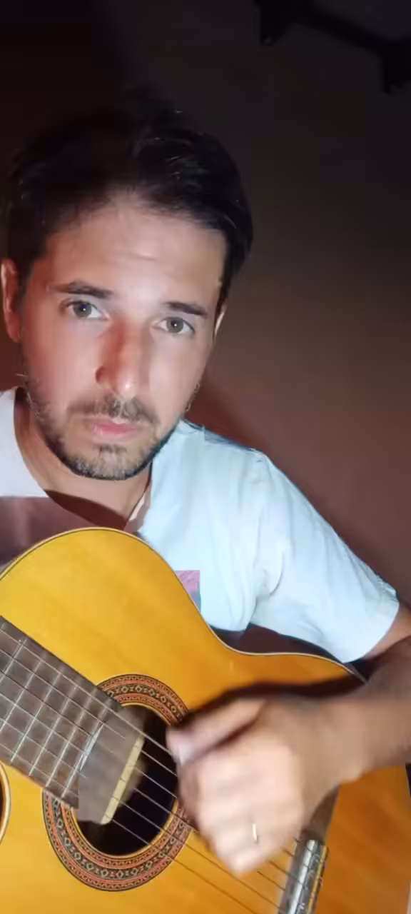 MIKA DAILY MICRO SONGS (MDMS): MDMS #323 🌲SER COMO EL ALAMO🌲