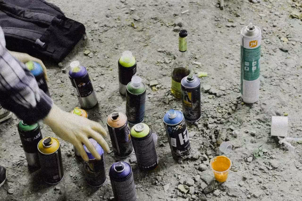 artist's hand 