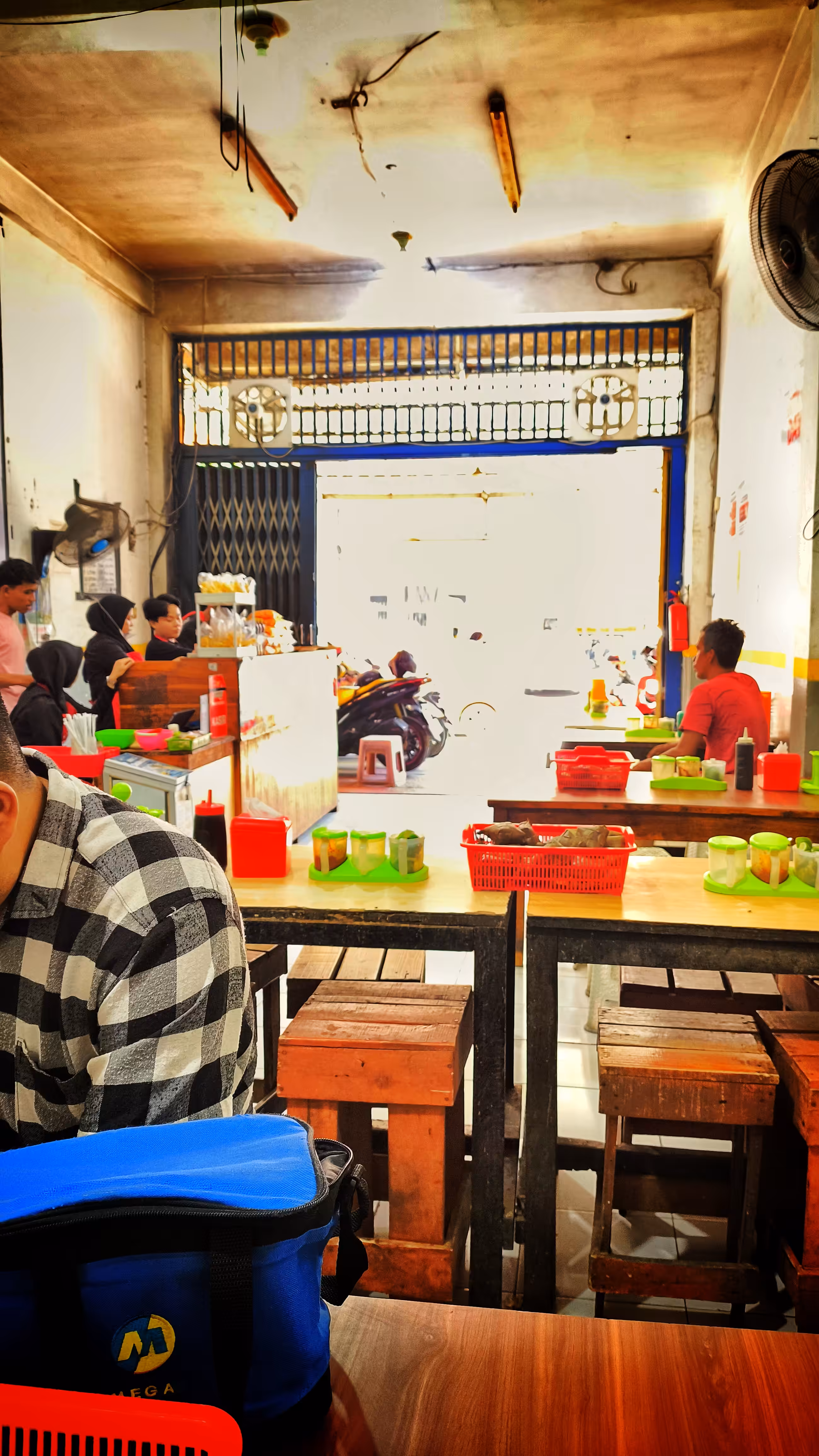 Creative Art: An Ordinary Eatery, An Extraordinary Routine