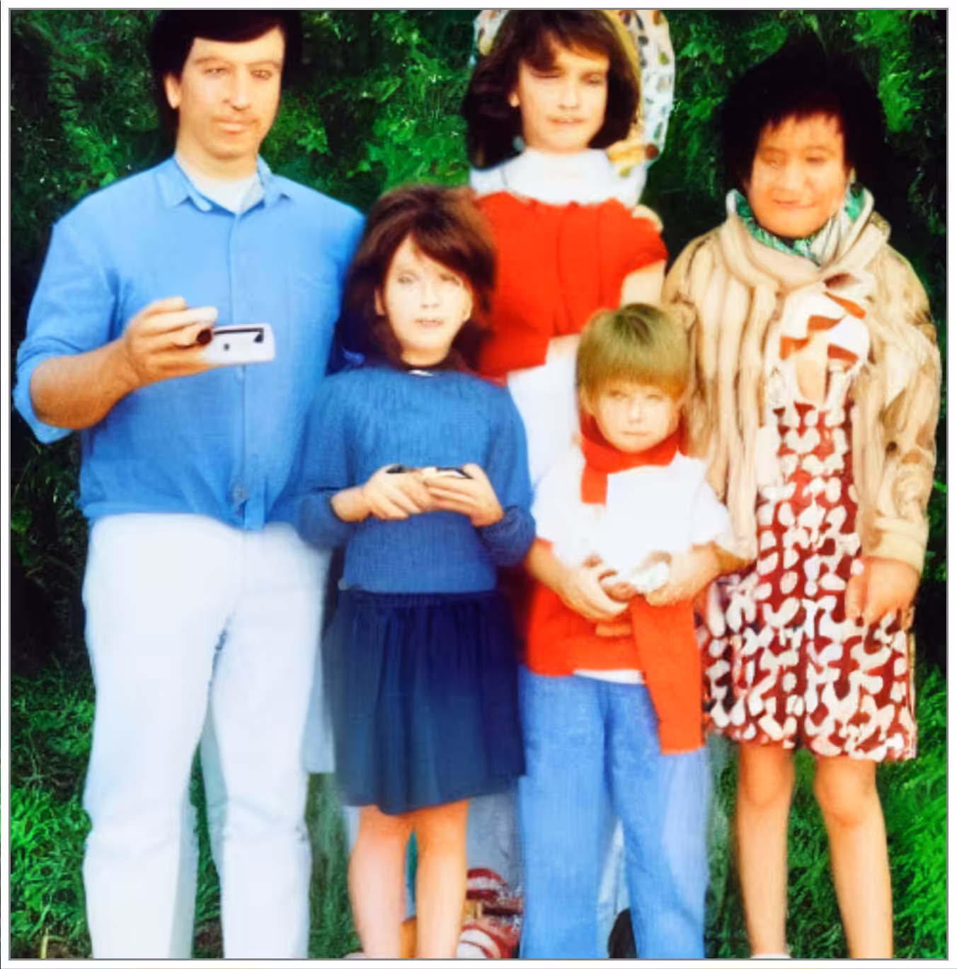 family portrait with smartphone in 1984 #7