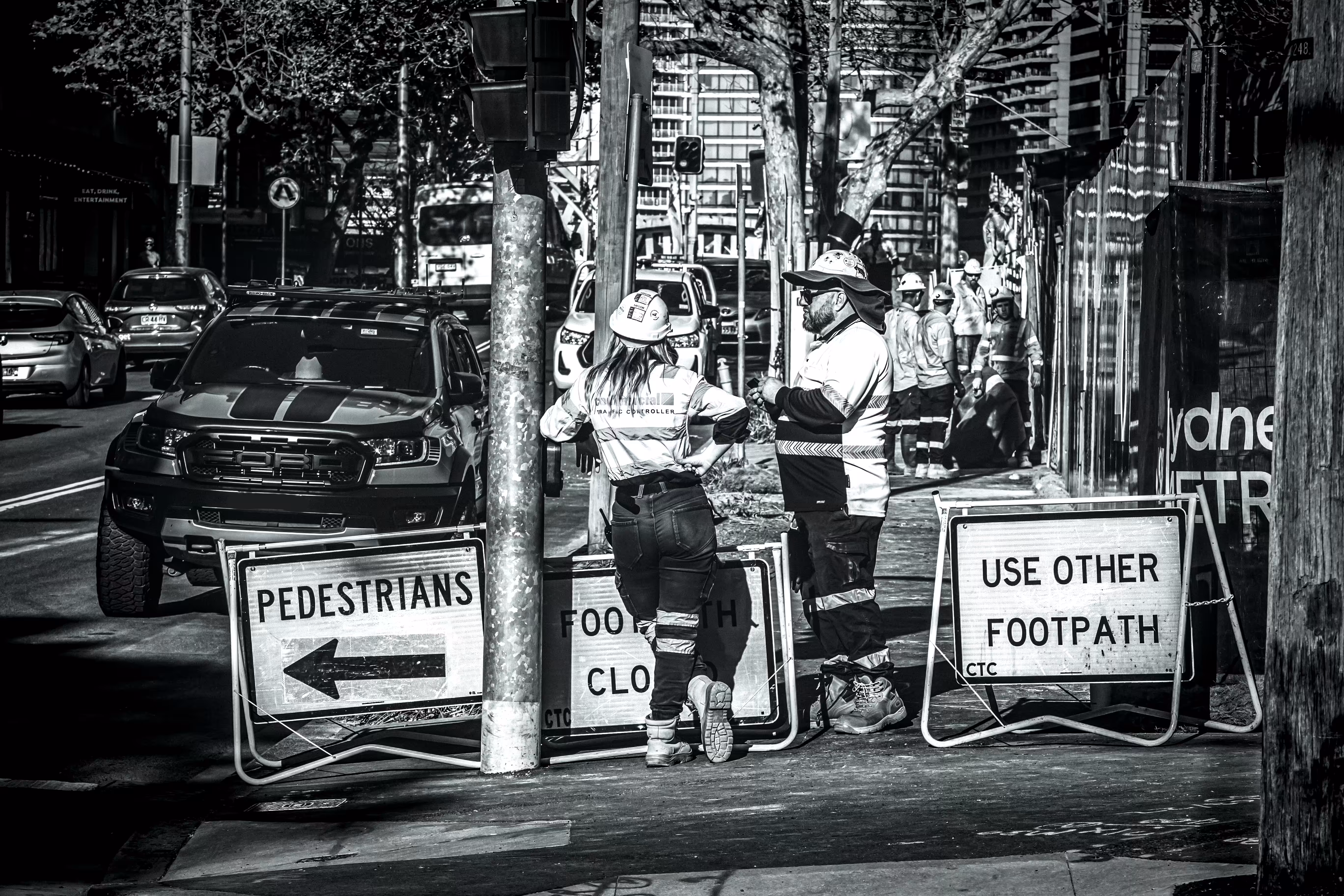B&W Photography: Street talk.
