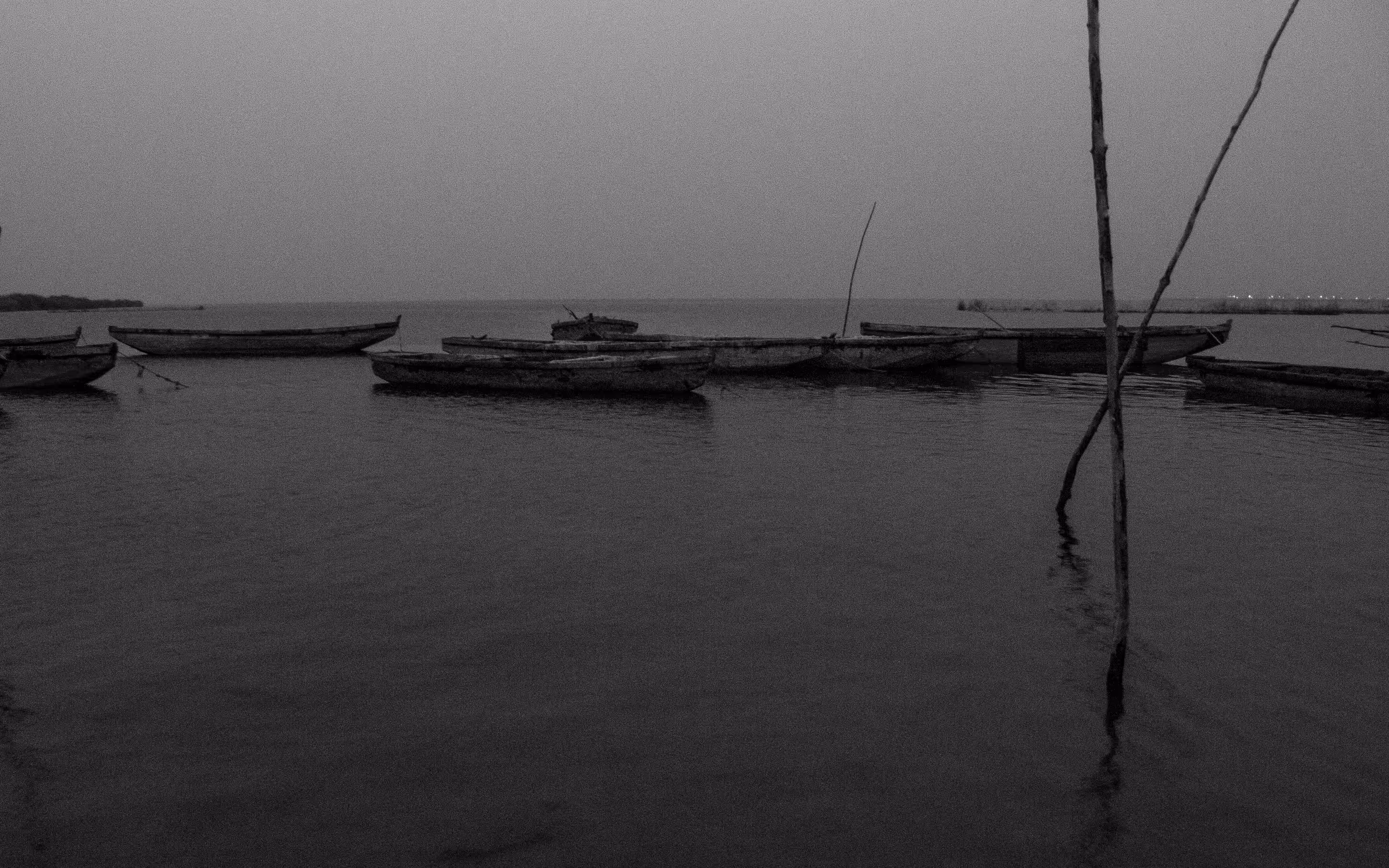 Show & Tell (in B&W): Sandboats