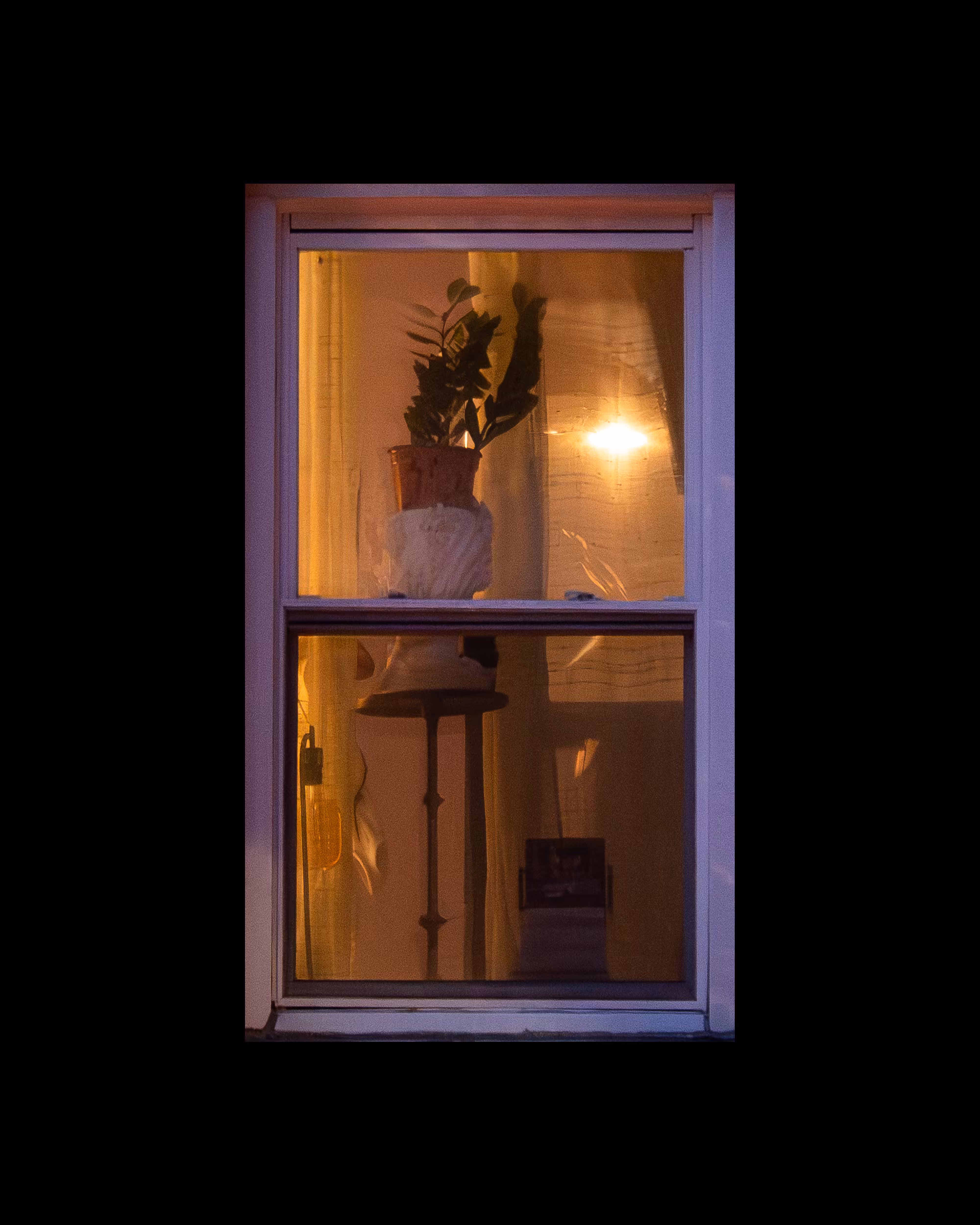 WINDOW 945