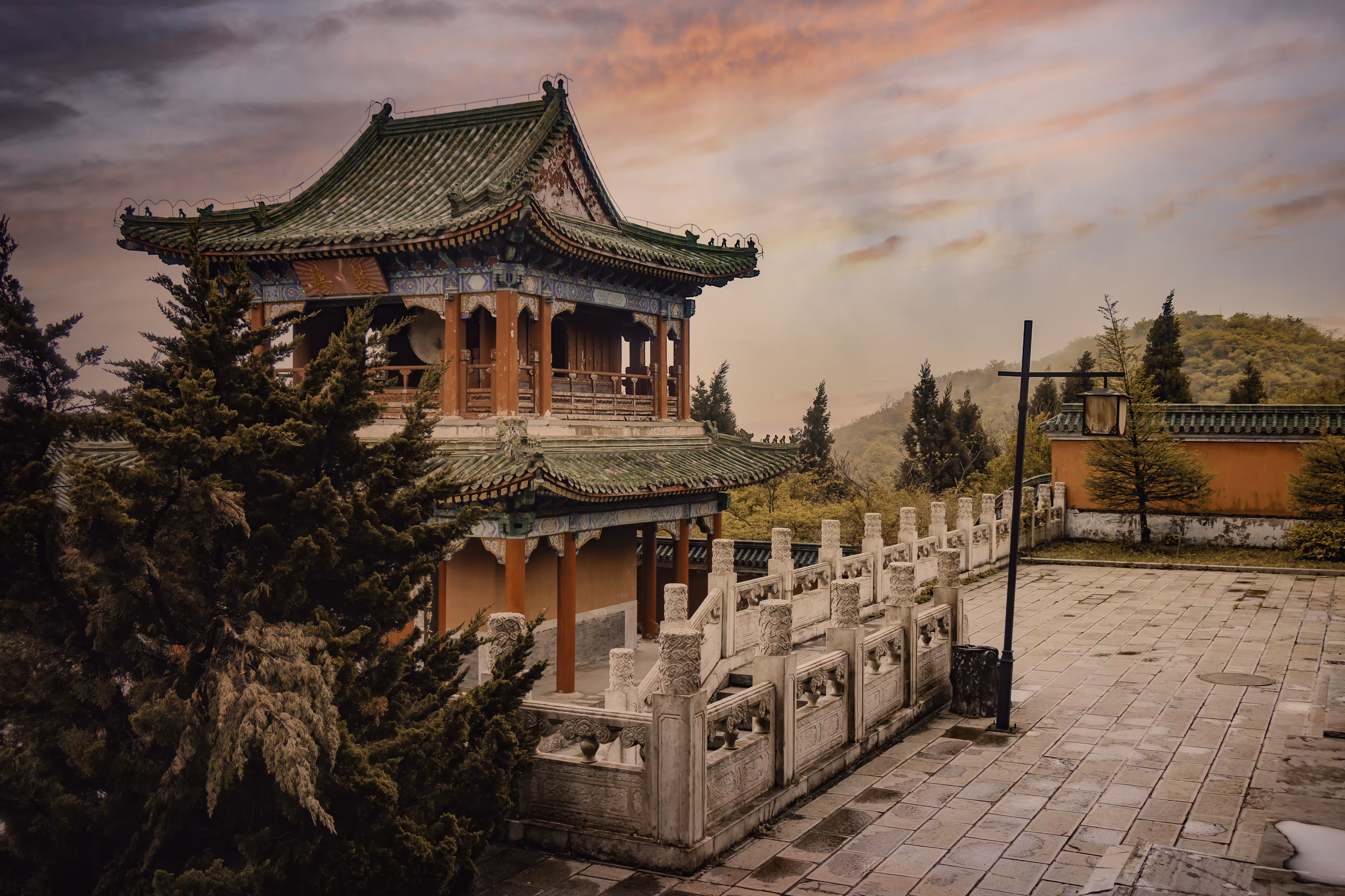 Roving Around the World: Courtyard