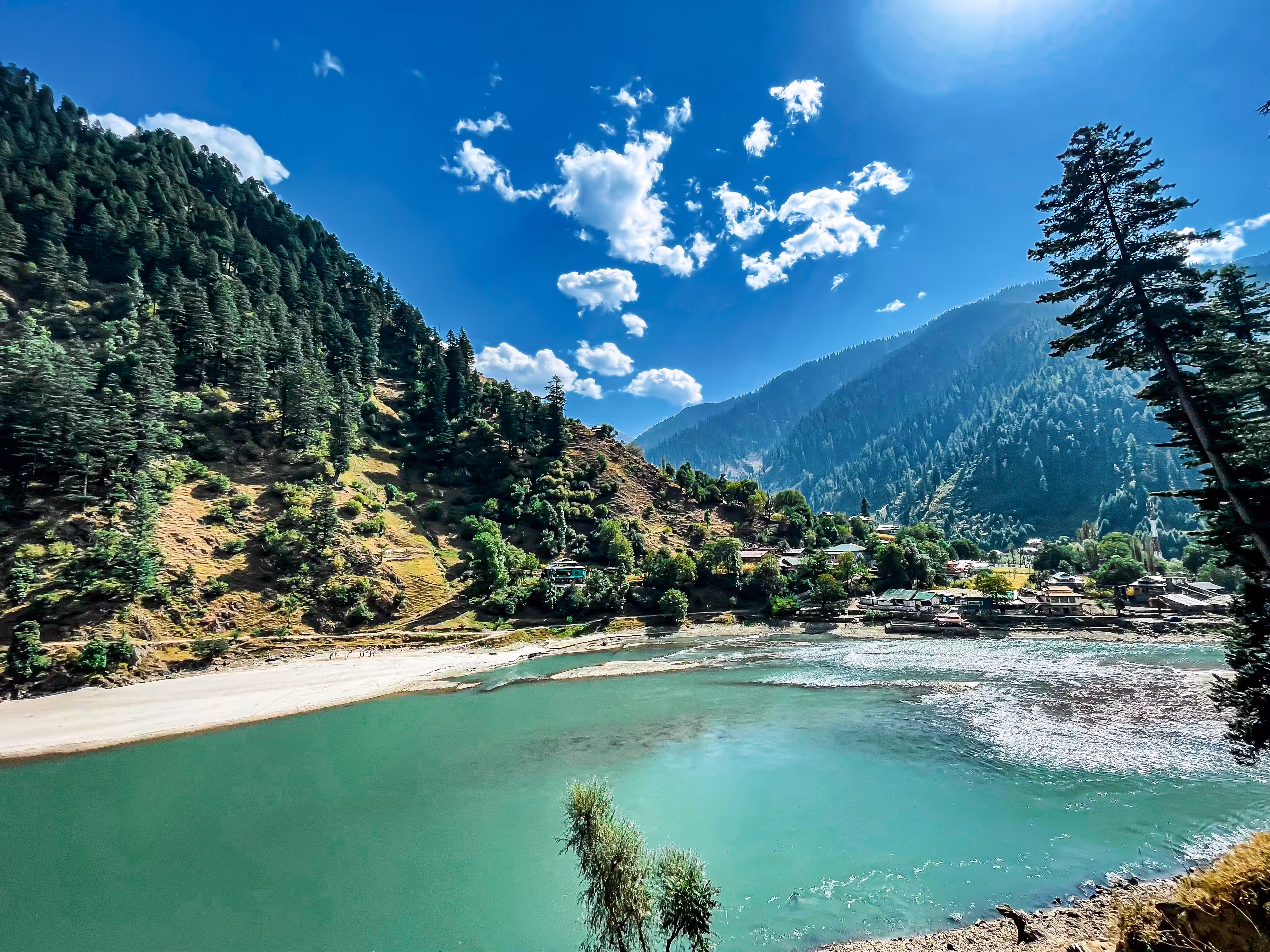 A Glimpse of Paradise. 🌊 ⛰️🇵🇰 ❤️