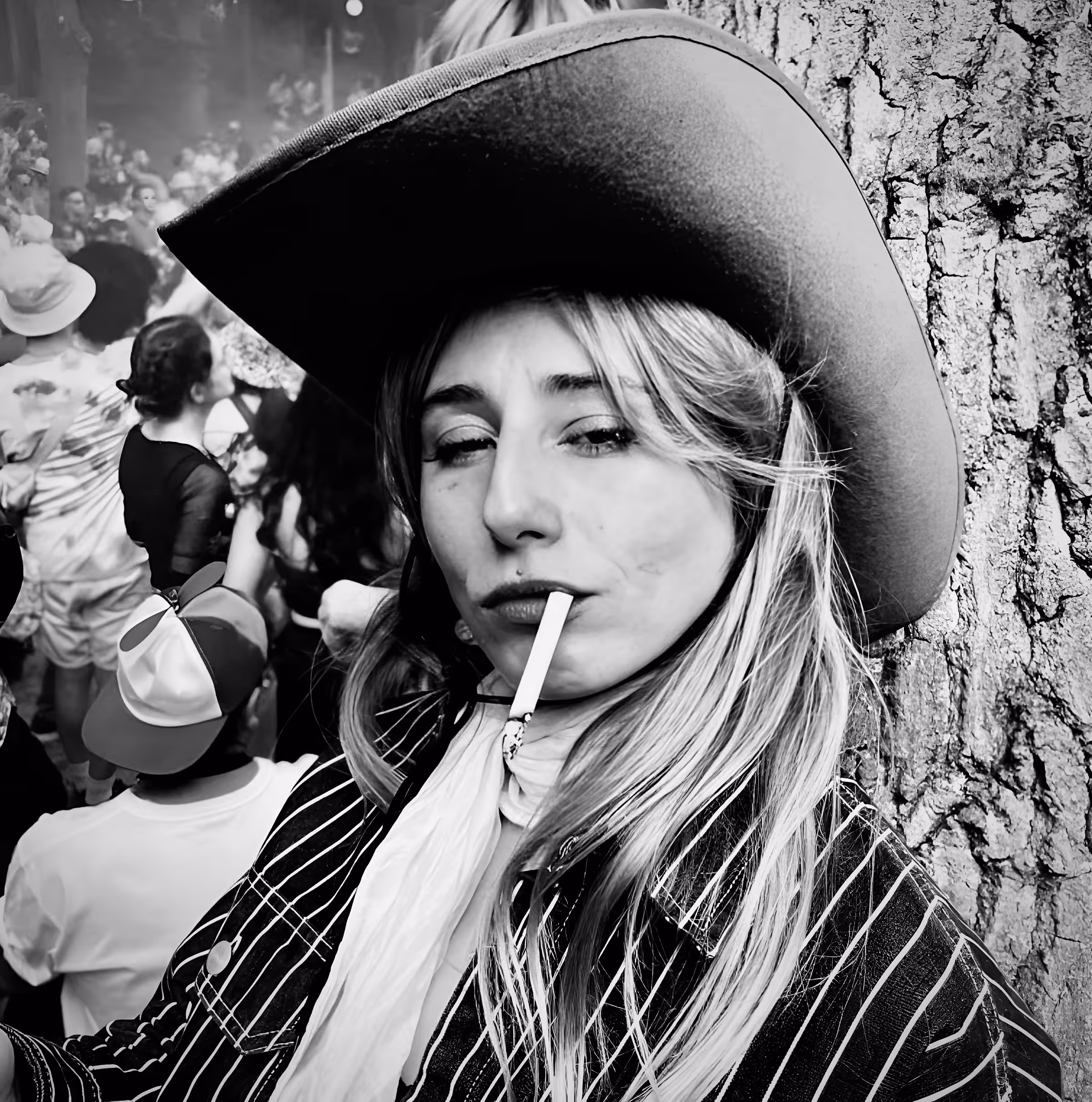 HOWDY PEACE SMOKER