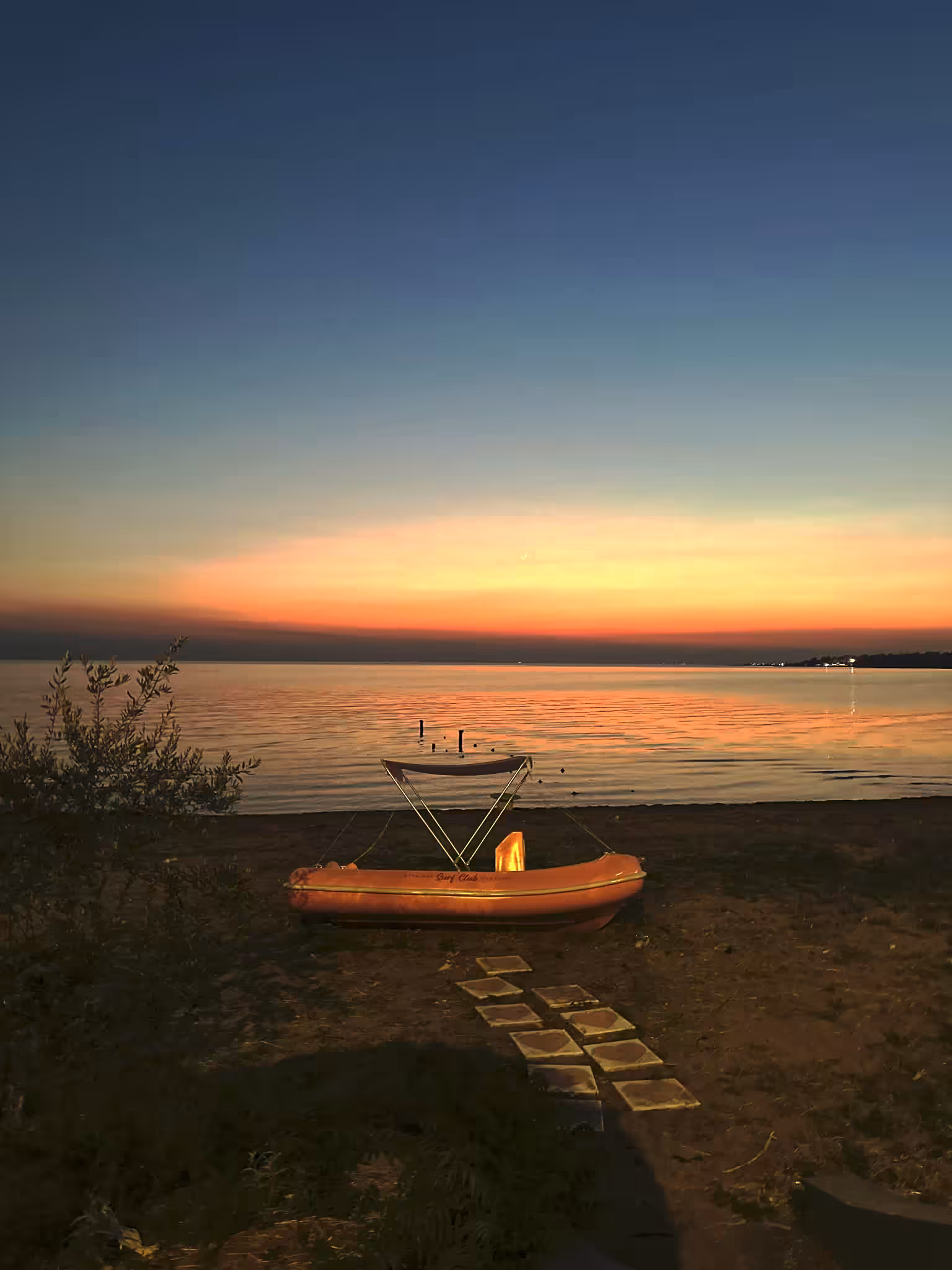 The Boat That Was Left Behind