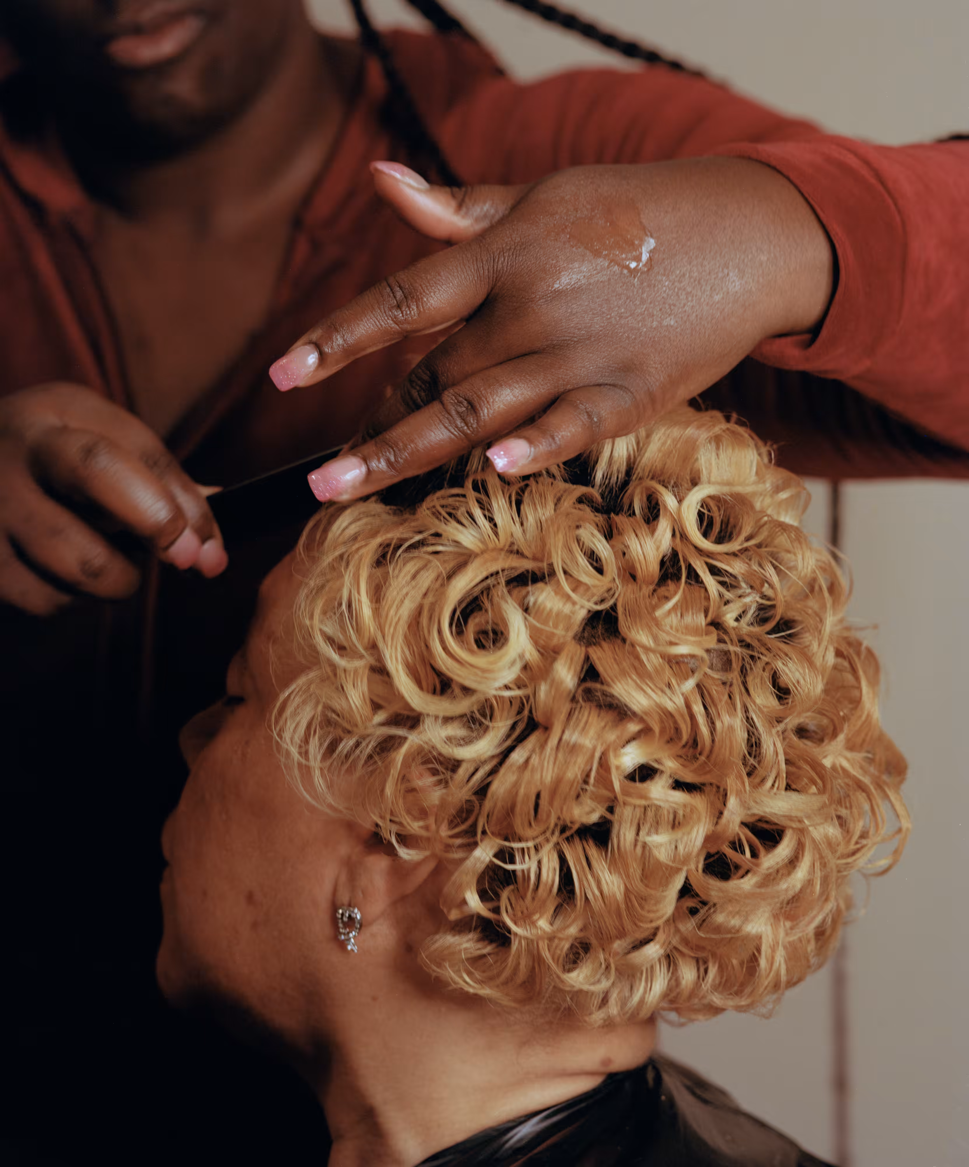 It's Expensive to be Poor #55 Lisa with client by Hannah Price