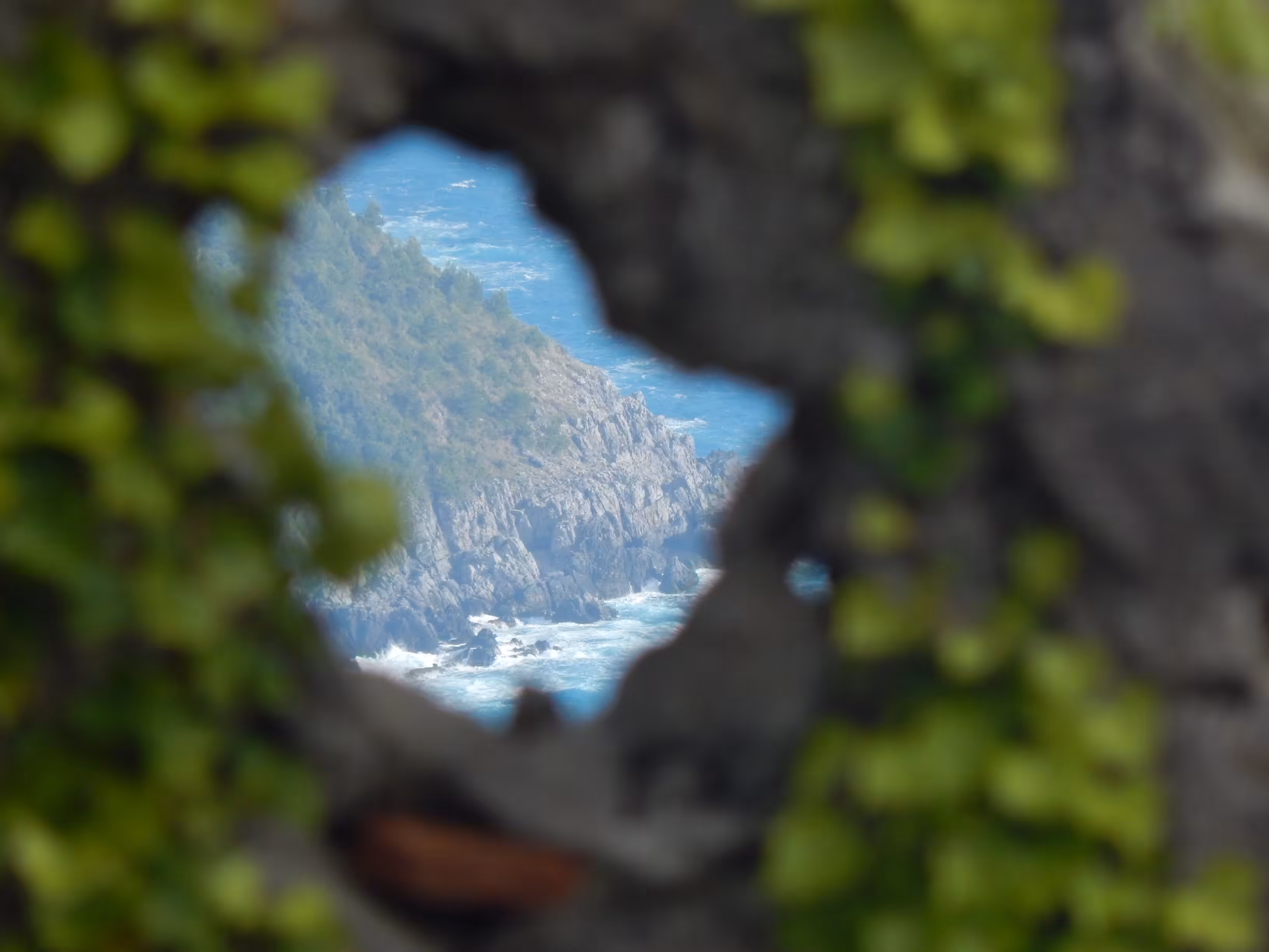 A glimpse of the sea