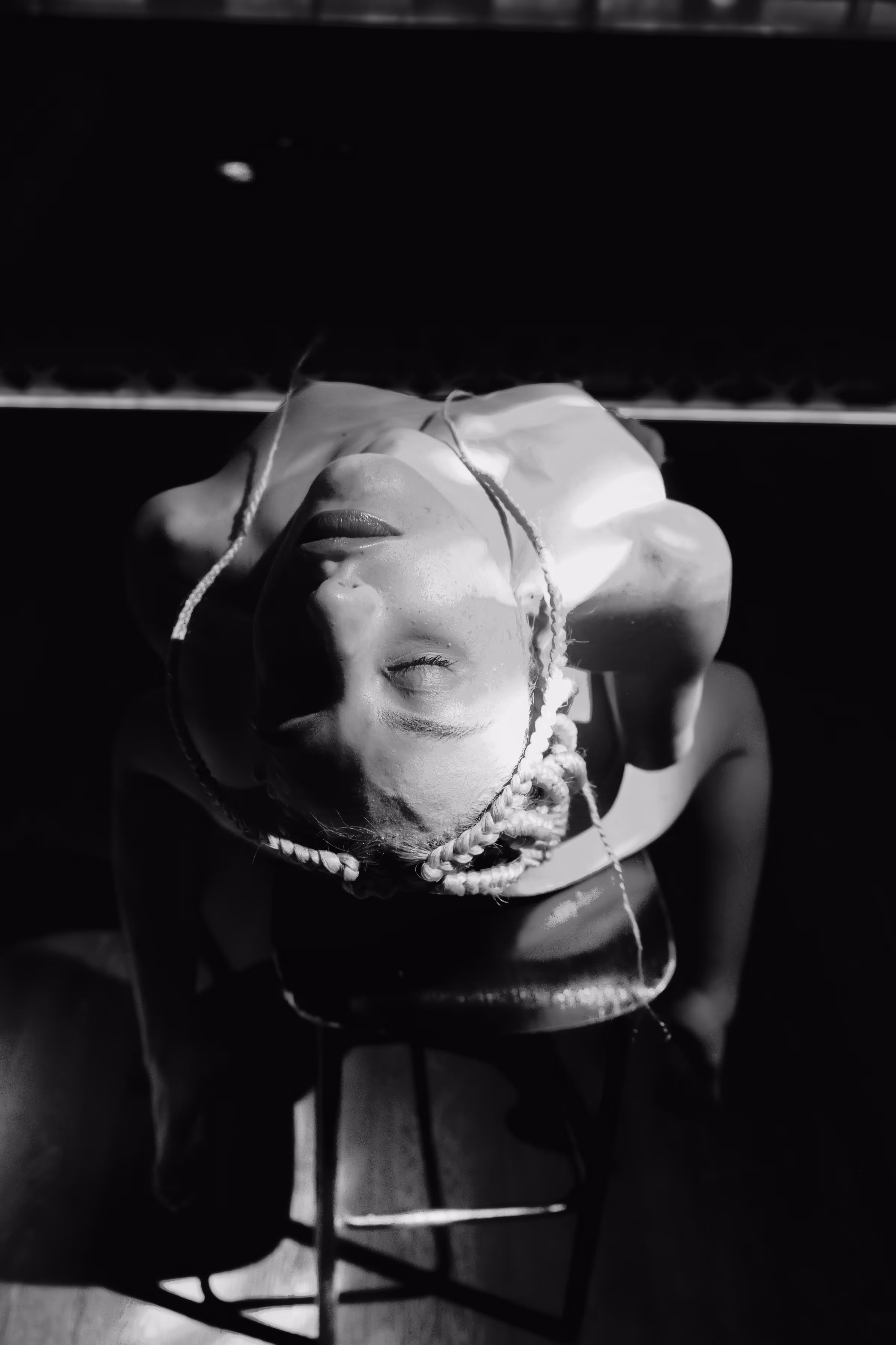 Darkness: Close you eyes