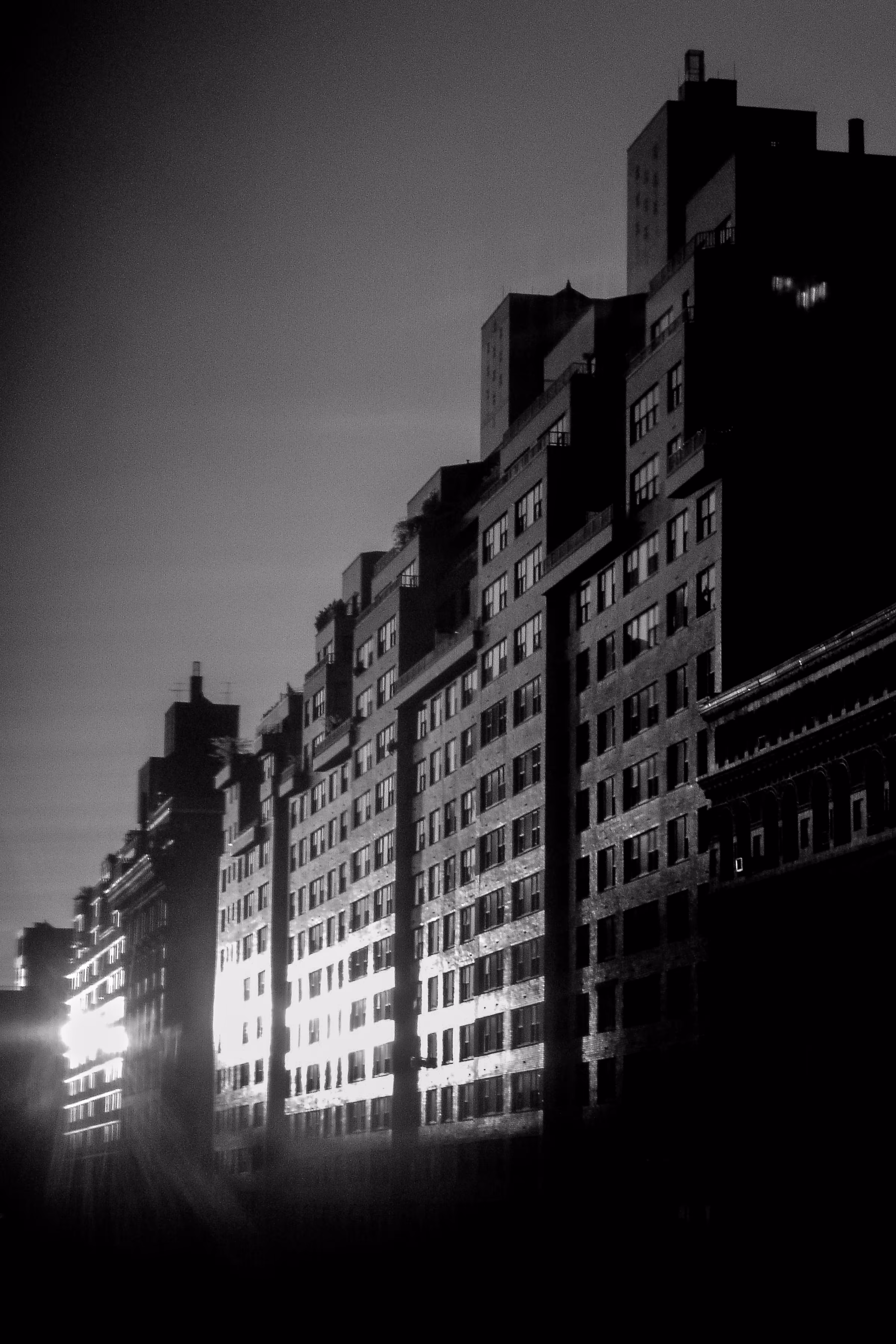 E 14th St