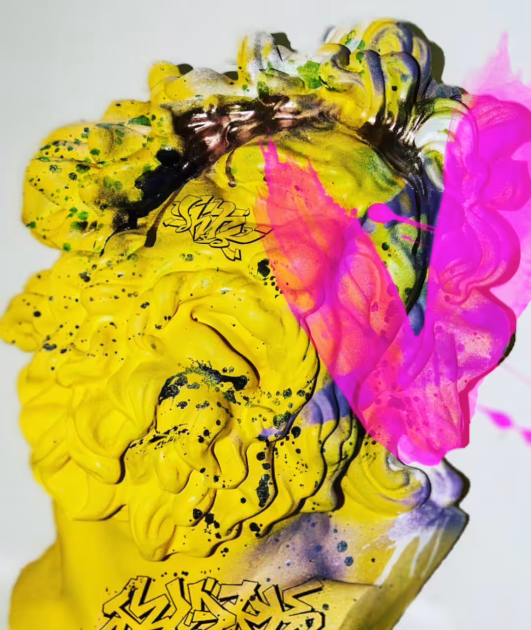 Popart heroes: Crypto sculpture