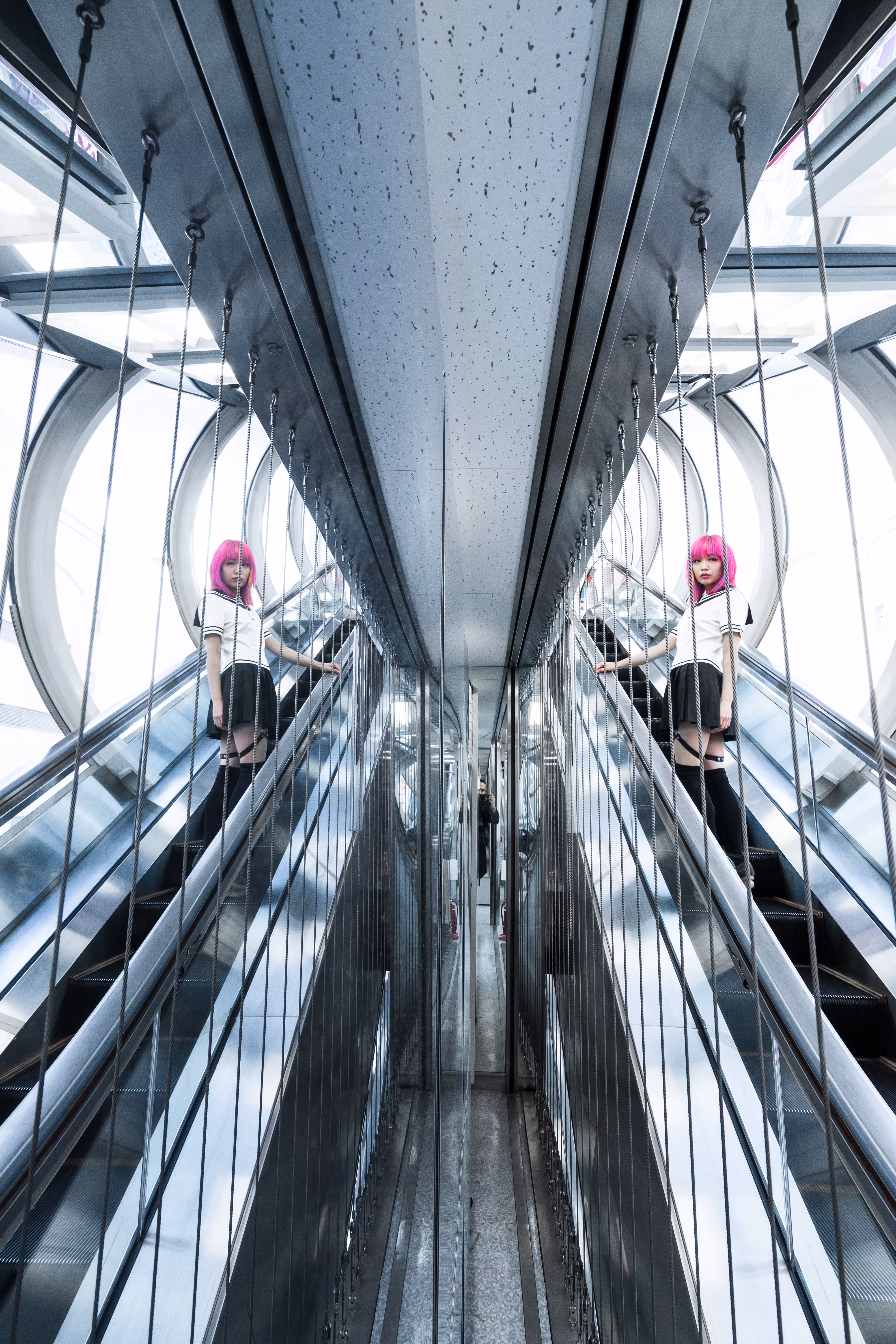 Reflection Girl | STRAYM NFT