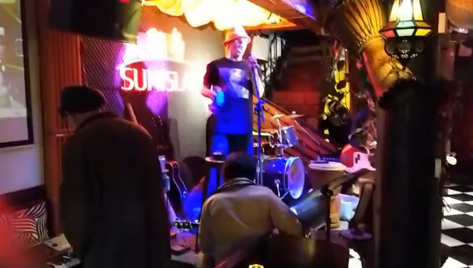 The Flying Highers at Sun Island in Dali / Jamming with Love / 15.12.2022