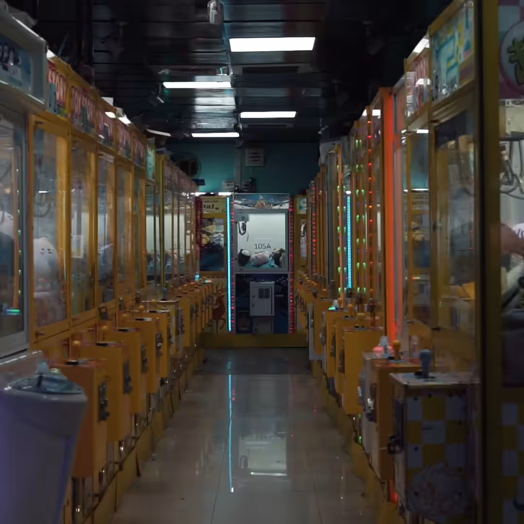 Lock-in Vending Machine 044