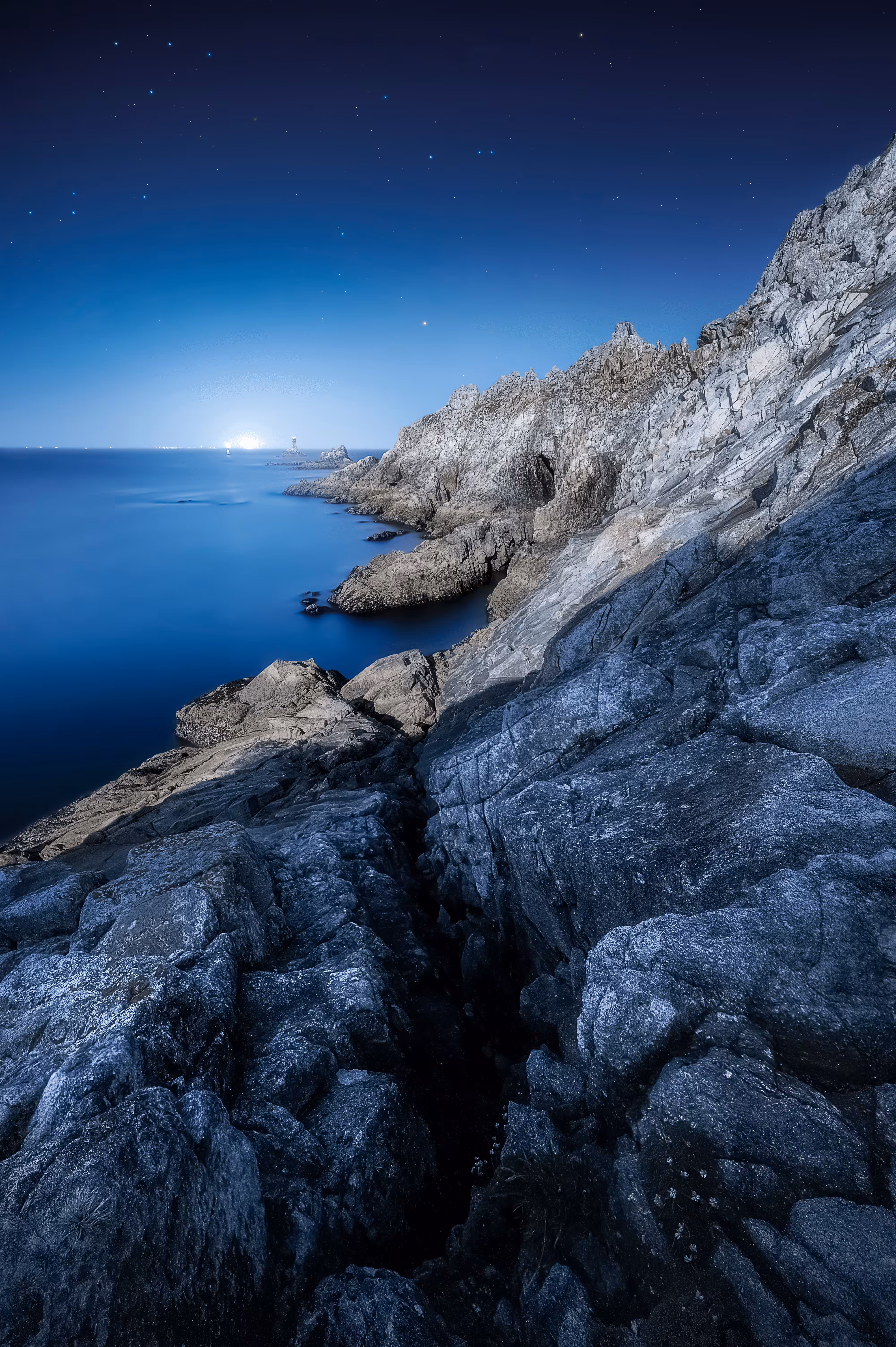 The Creatures of the Night #01 The End of Earth