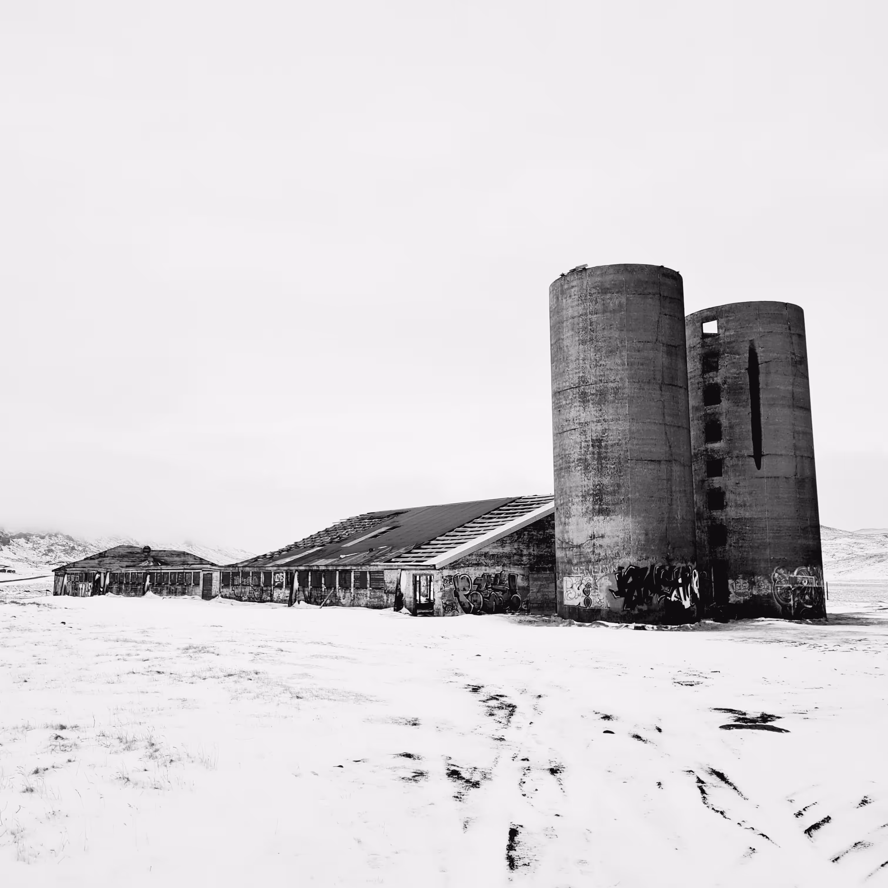 ABANDONED BUILDING NEAR GIGVATNSVATN