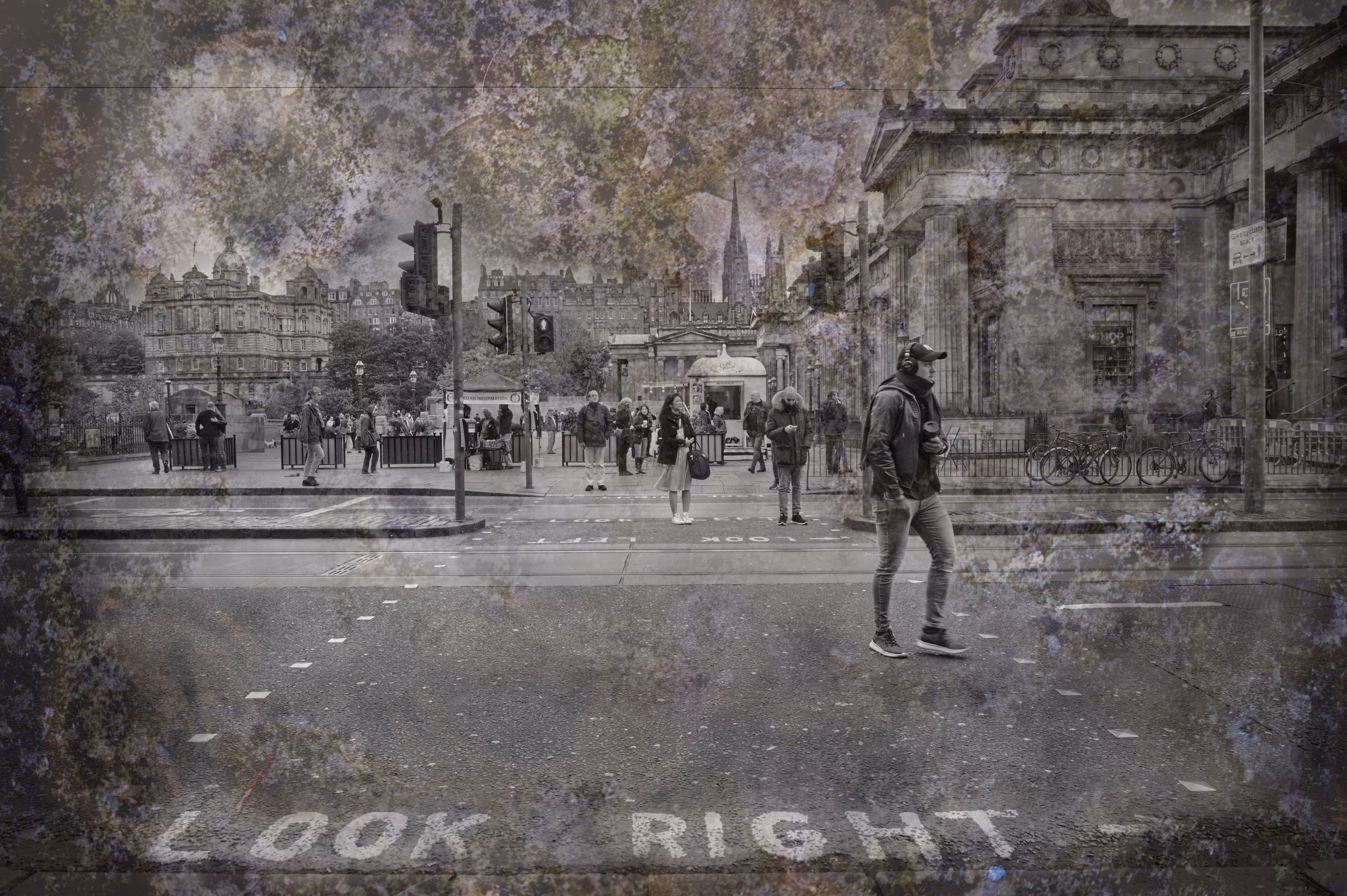Look Right