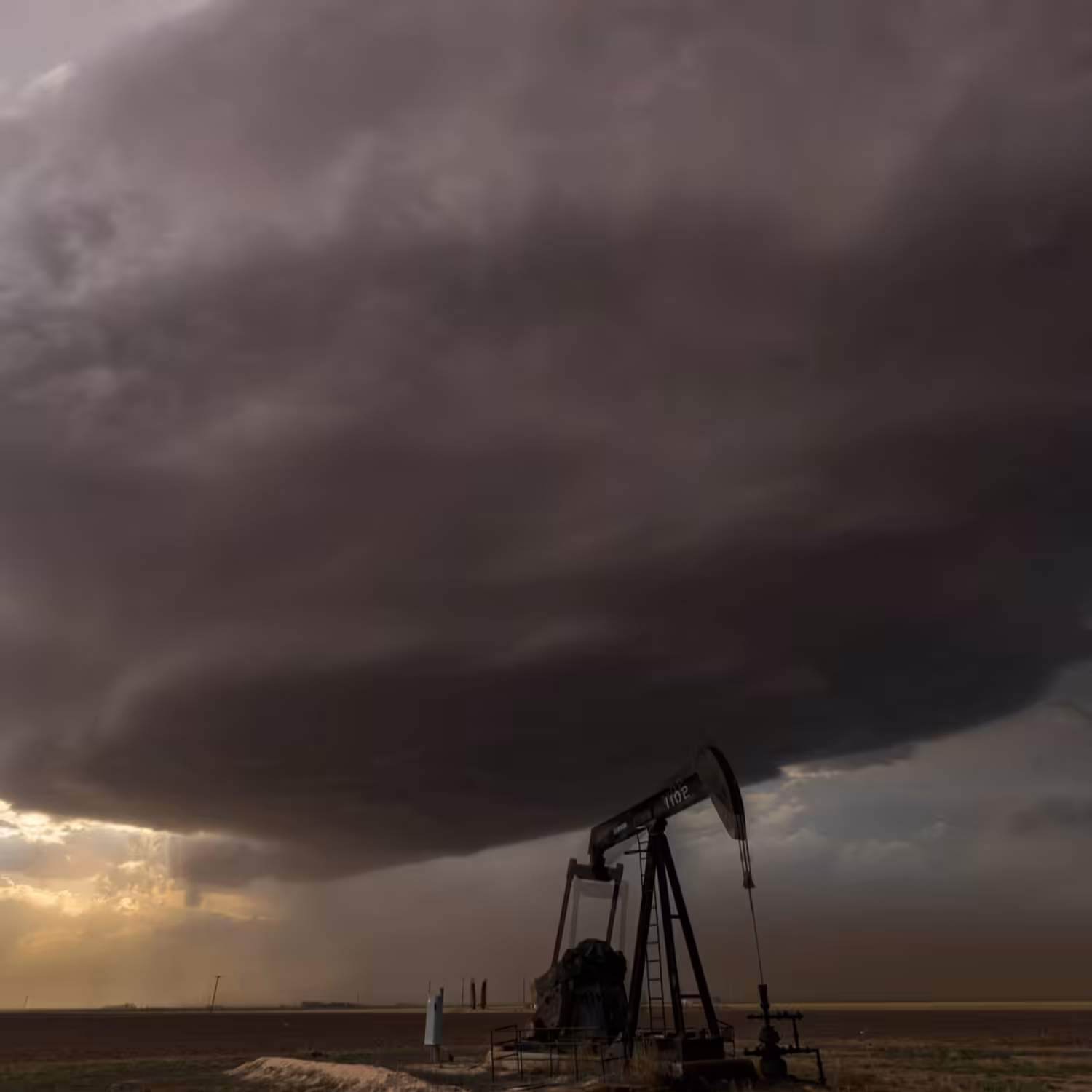 Endless Storms: #4 - Storms & Oil