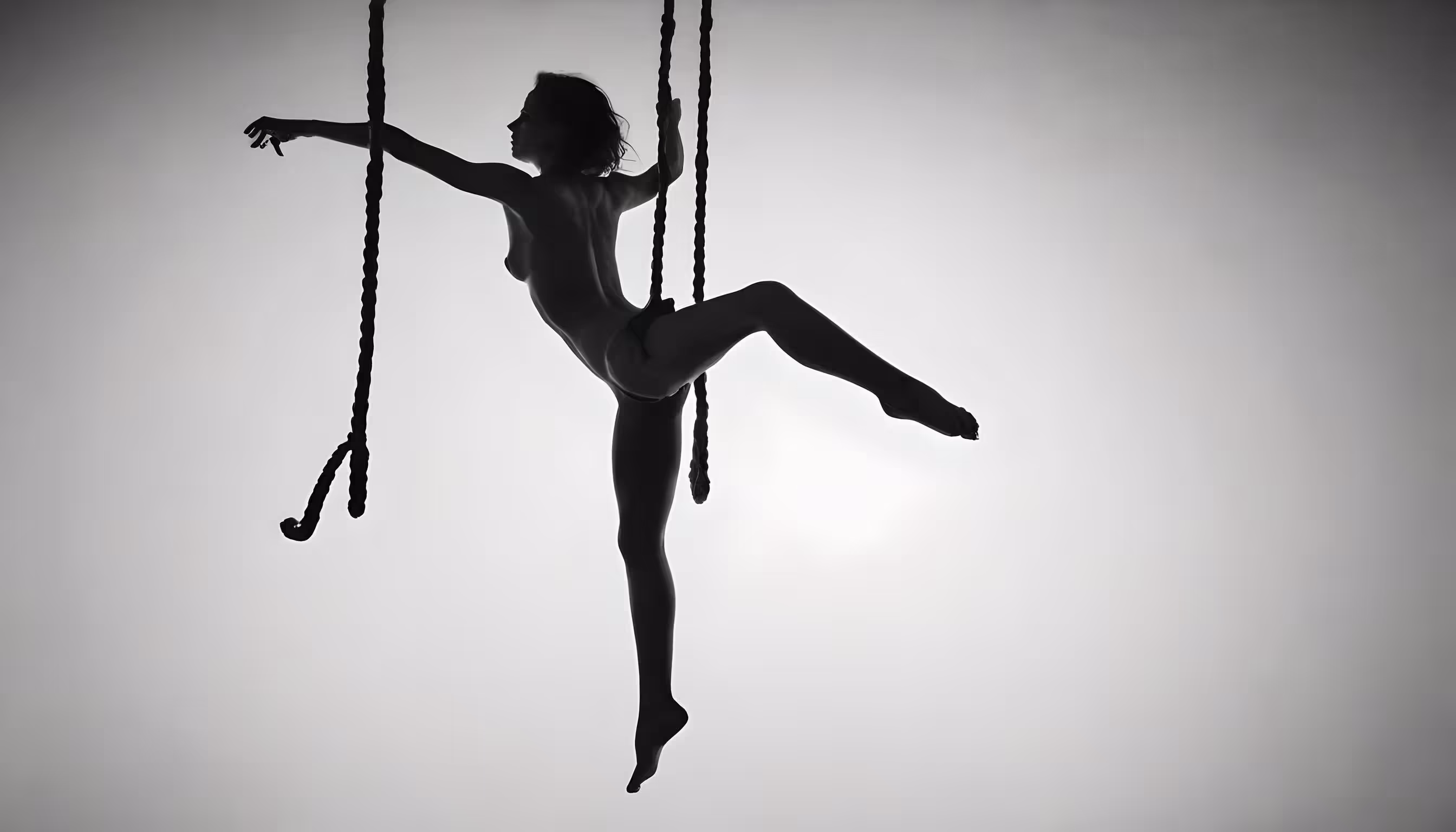 Nude dancer with ropes