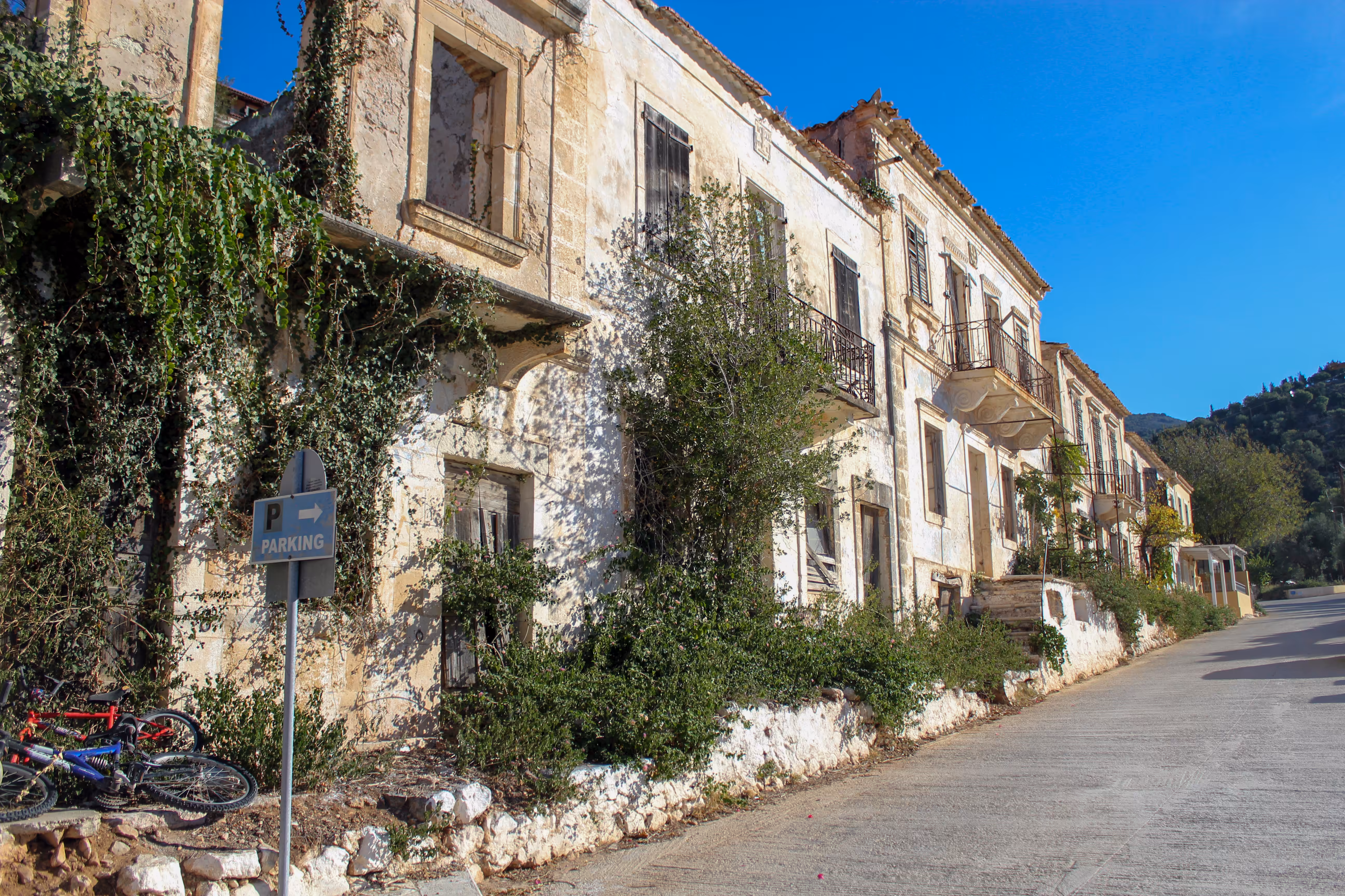 Island Hues: Aegean Serenity