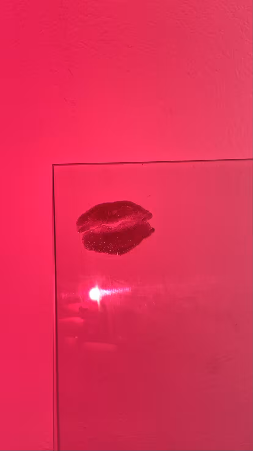 kiss