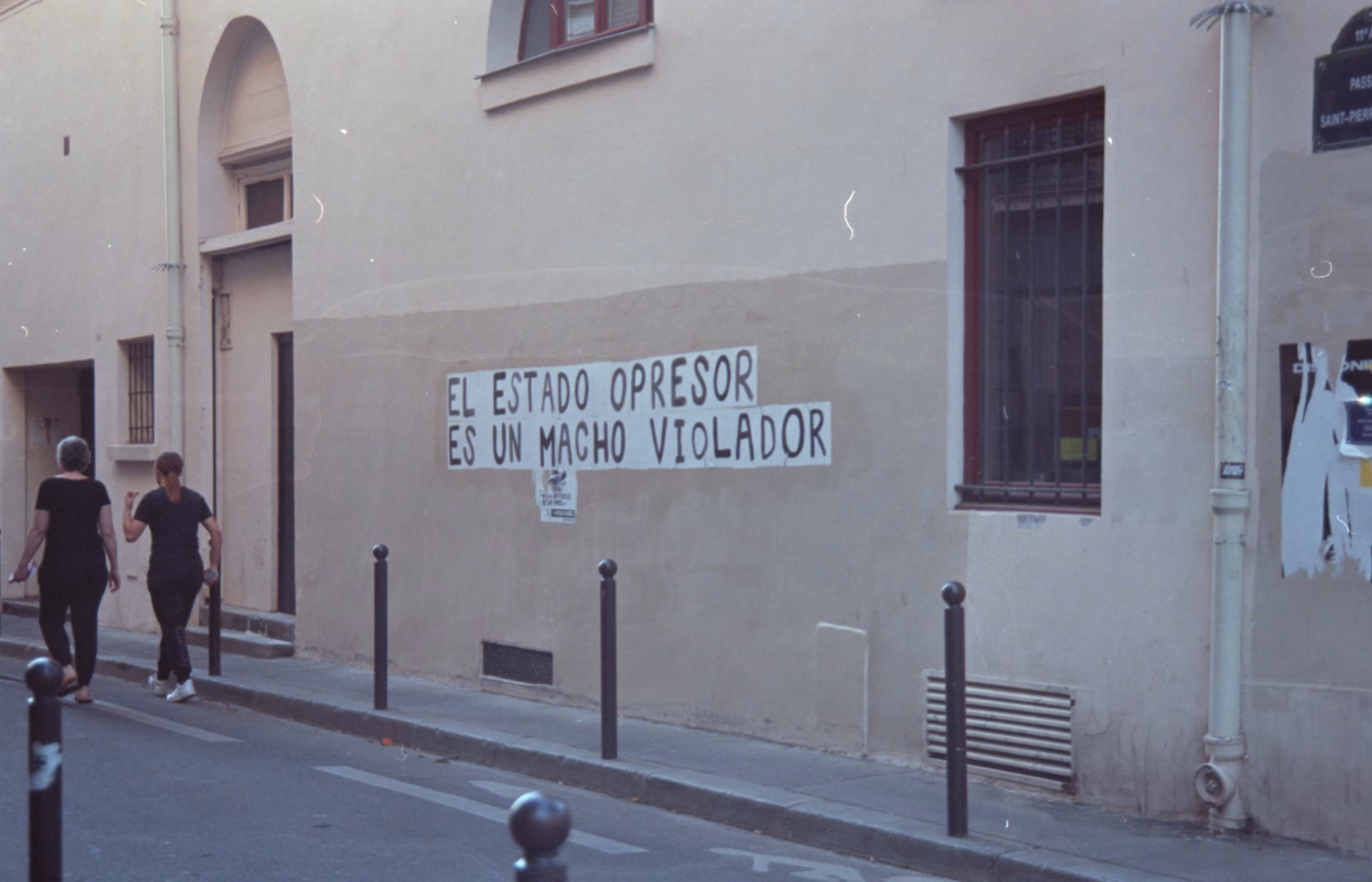 Paris Film Photography: el estado opresor es un macho violador