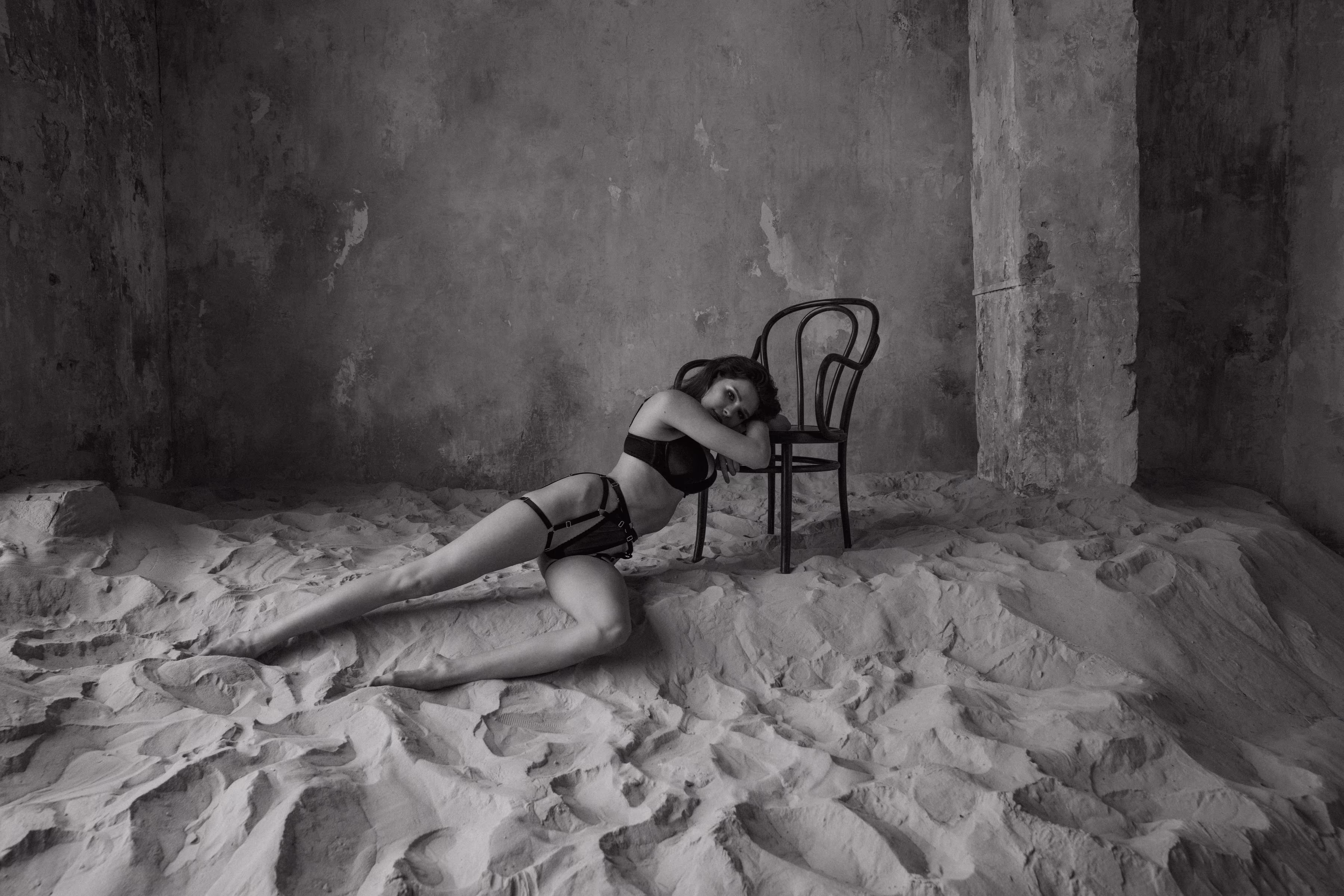 Scorching sand
