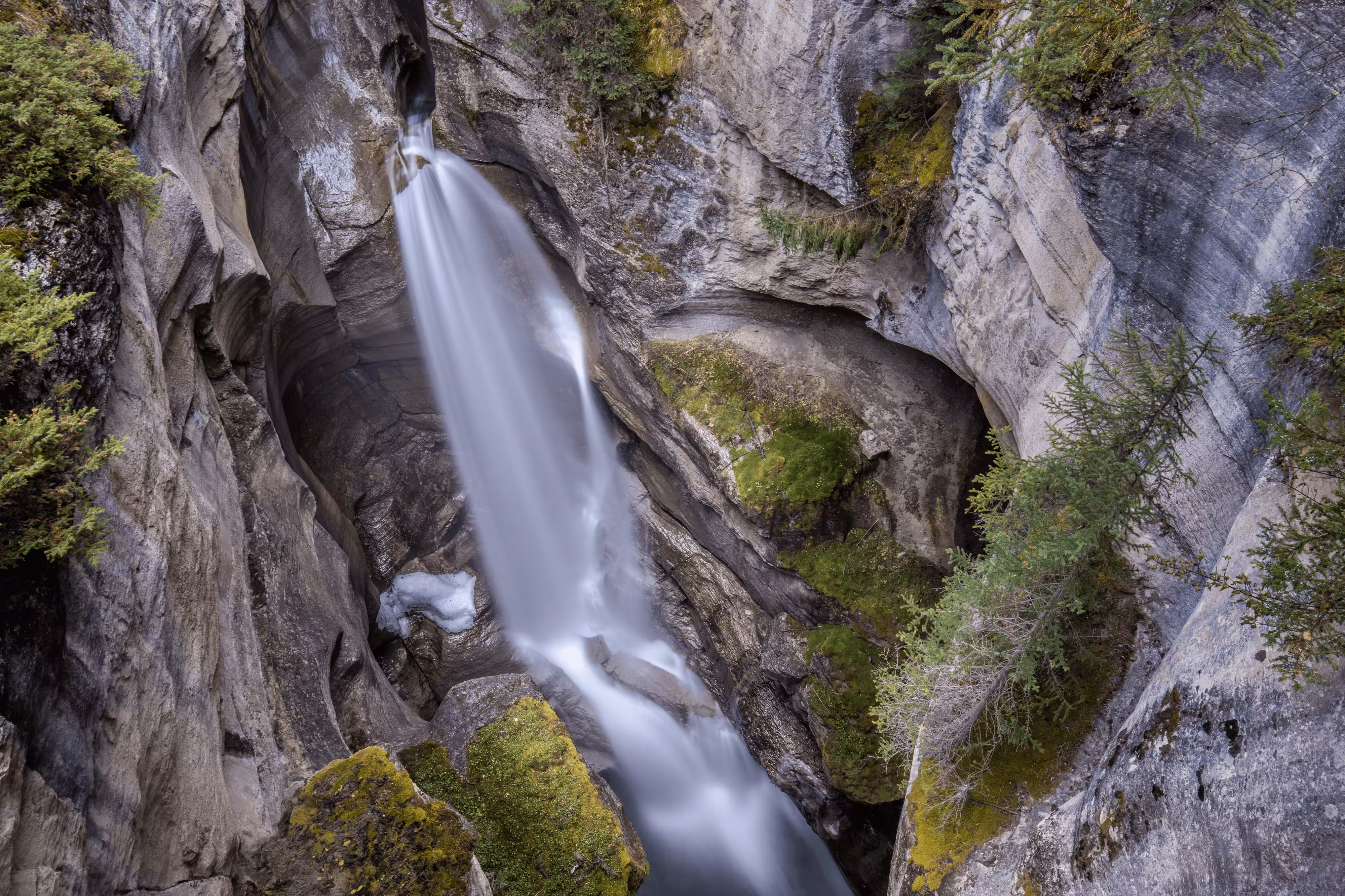 #34 - Maligne Canyon Waterfall