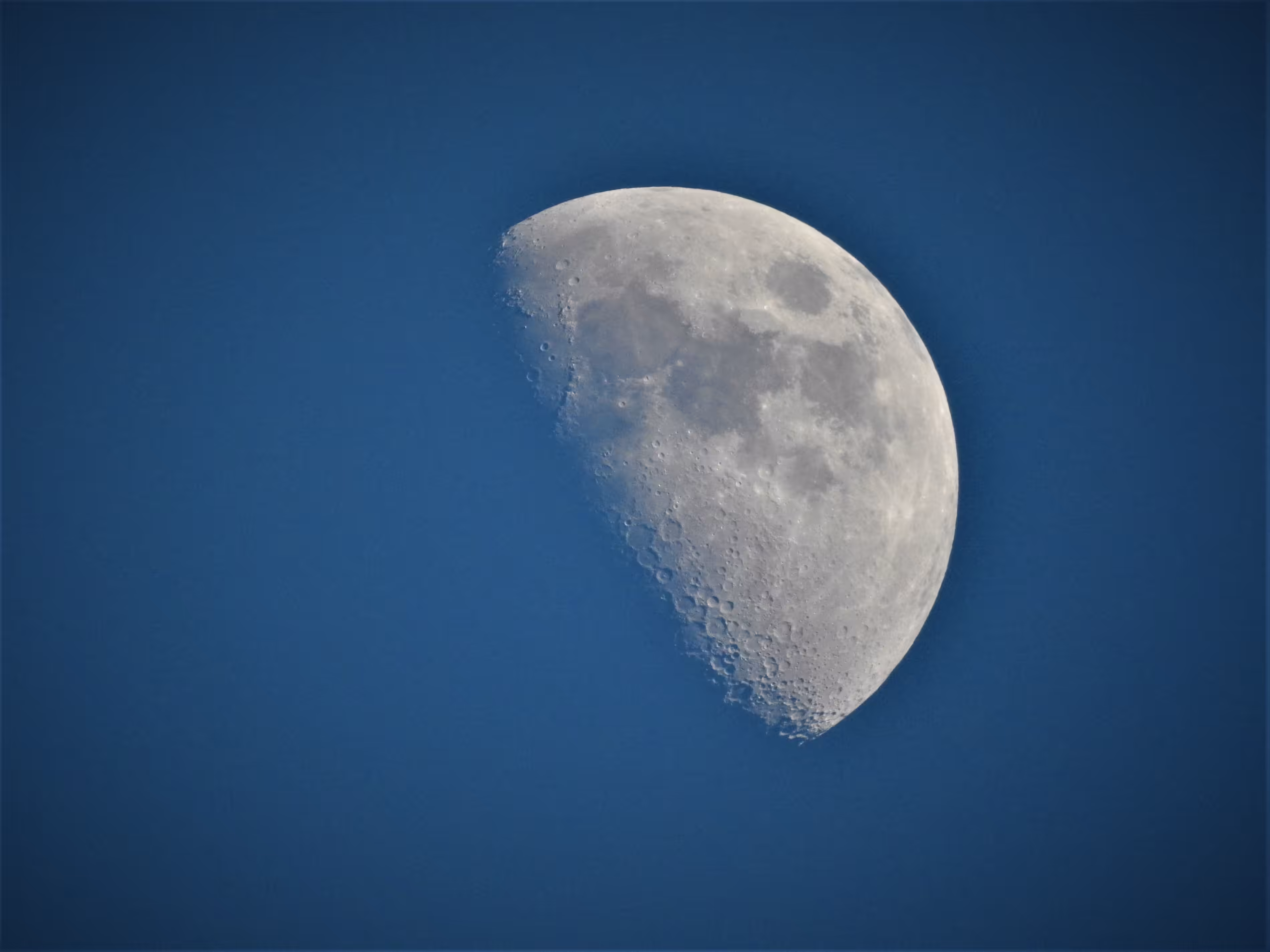 The Moon (Day & Night)