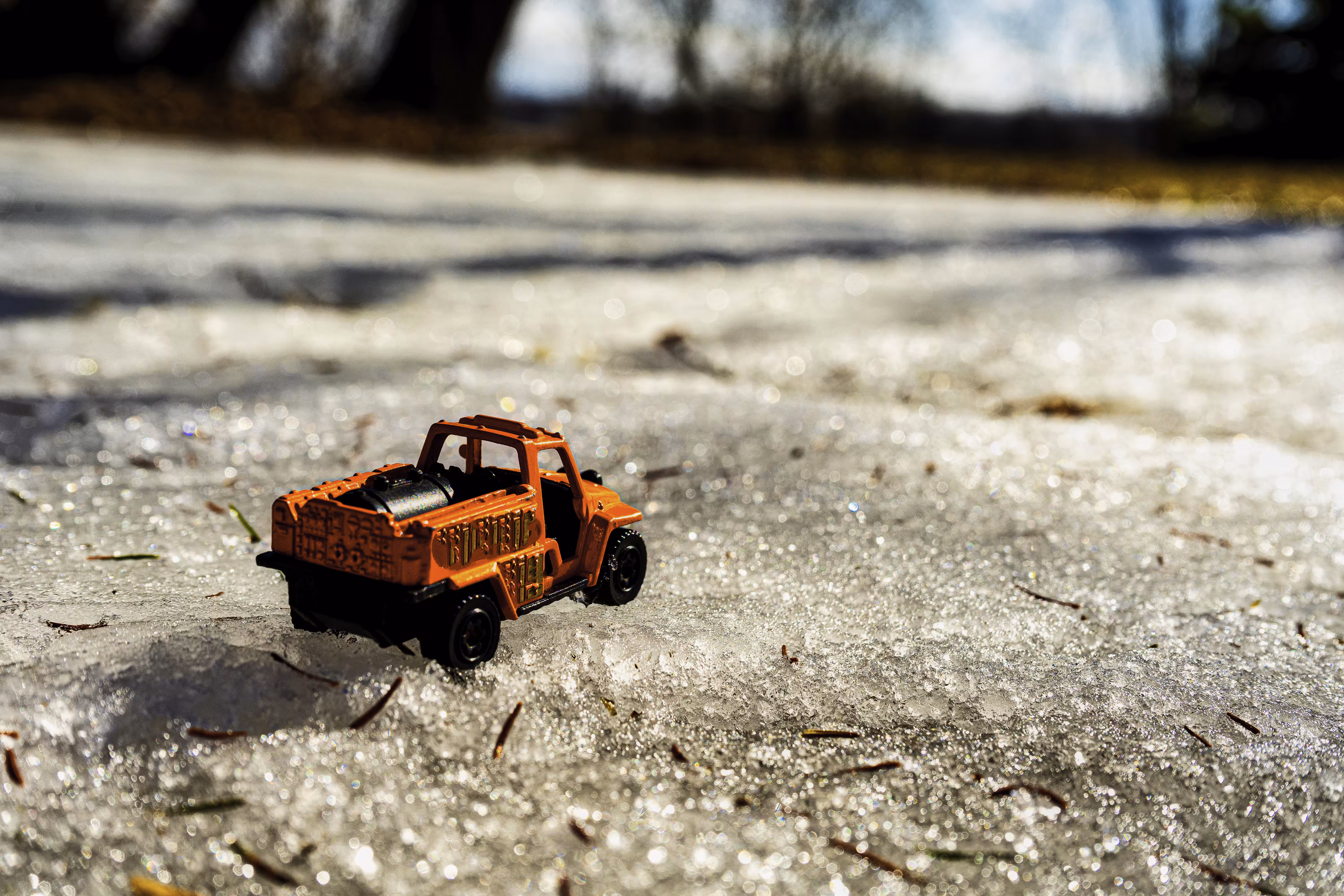A car on the ice.