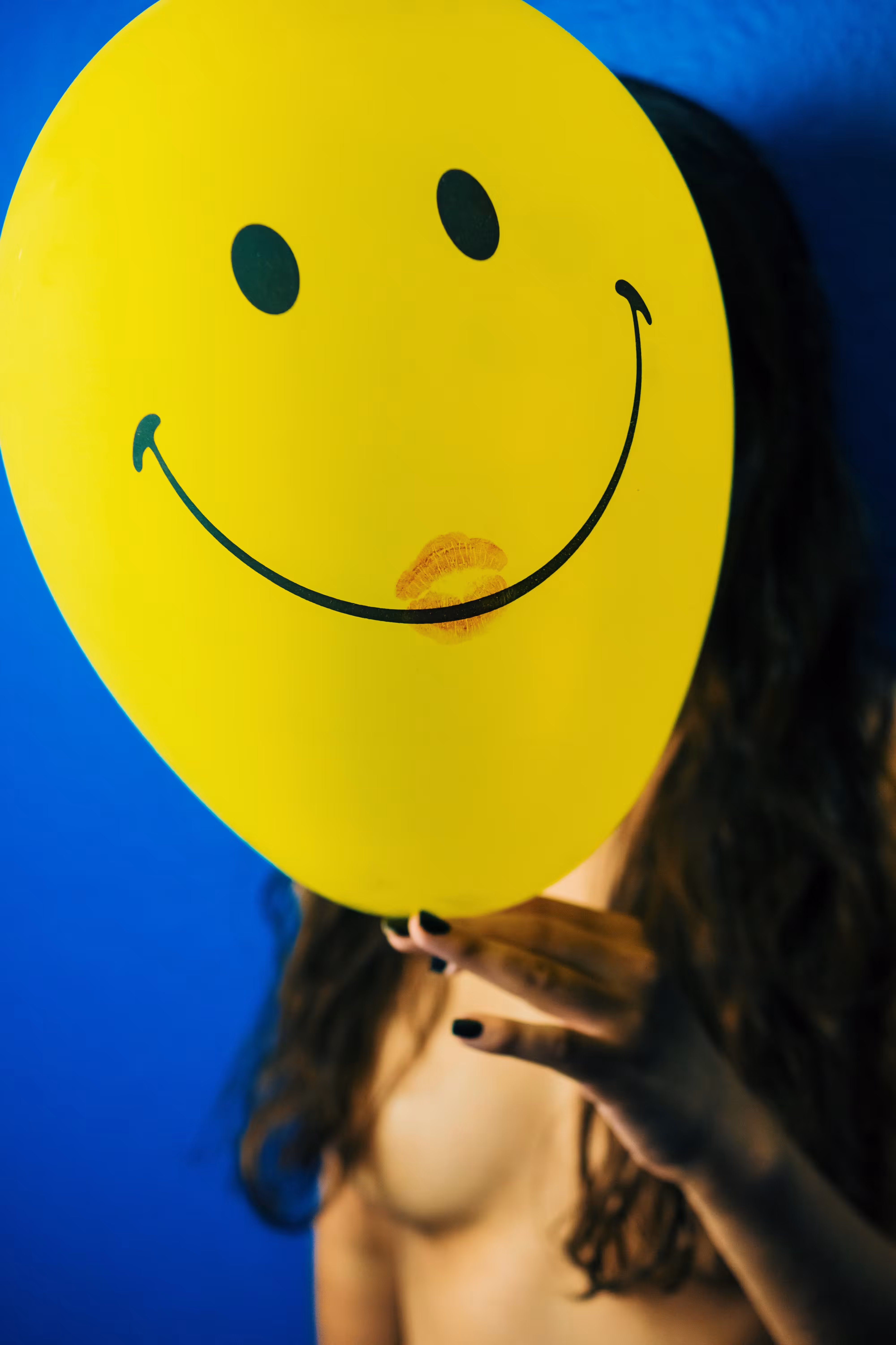balloon people #1 - the kiss