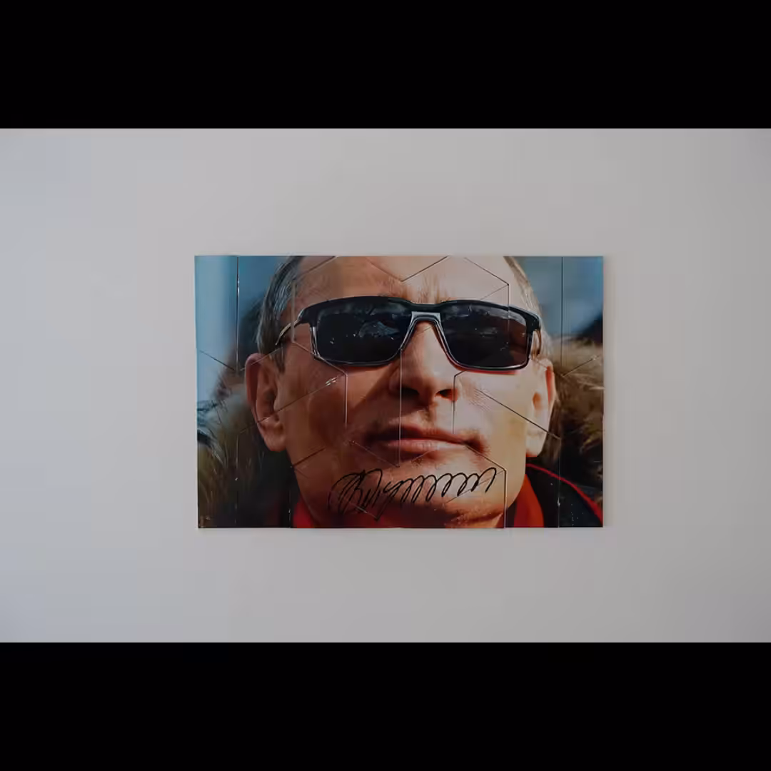 This happened to my PUTIN autograph postcard!