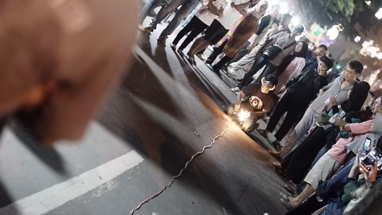 merayakan sepi