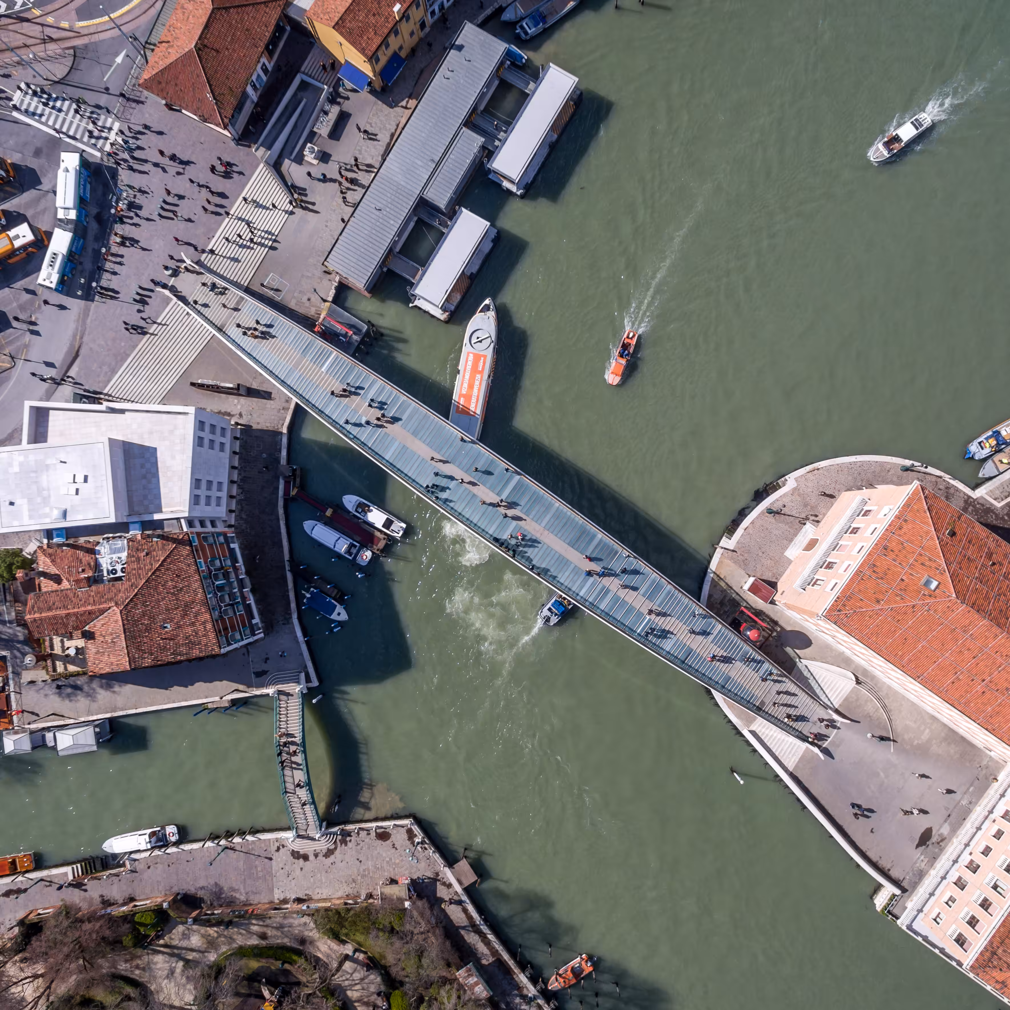 Crossings (Venice) 21/25