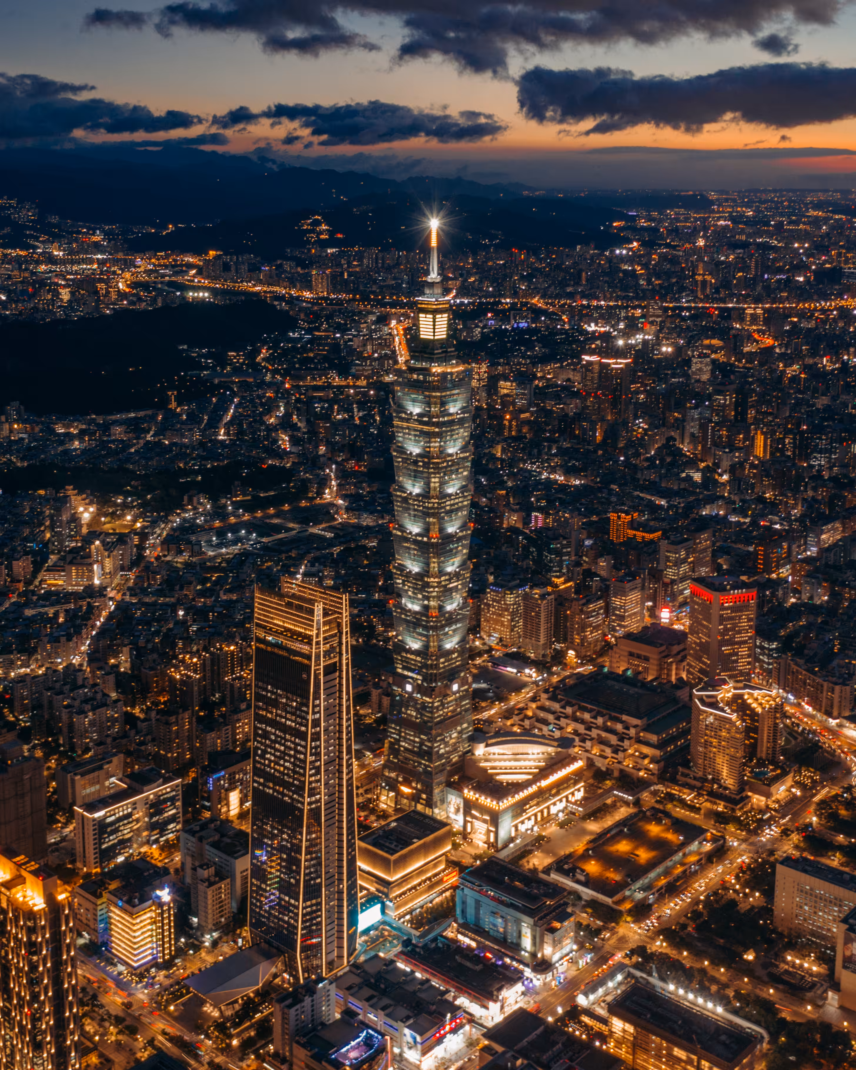 台北 101大樓  Never Sleeps City - Taipei