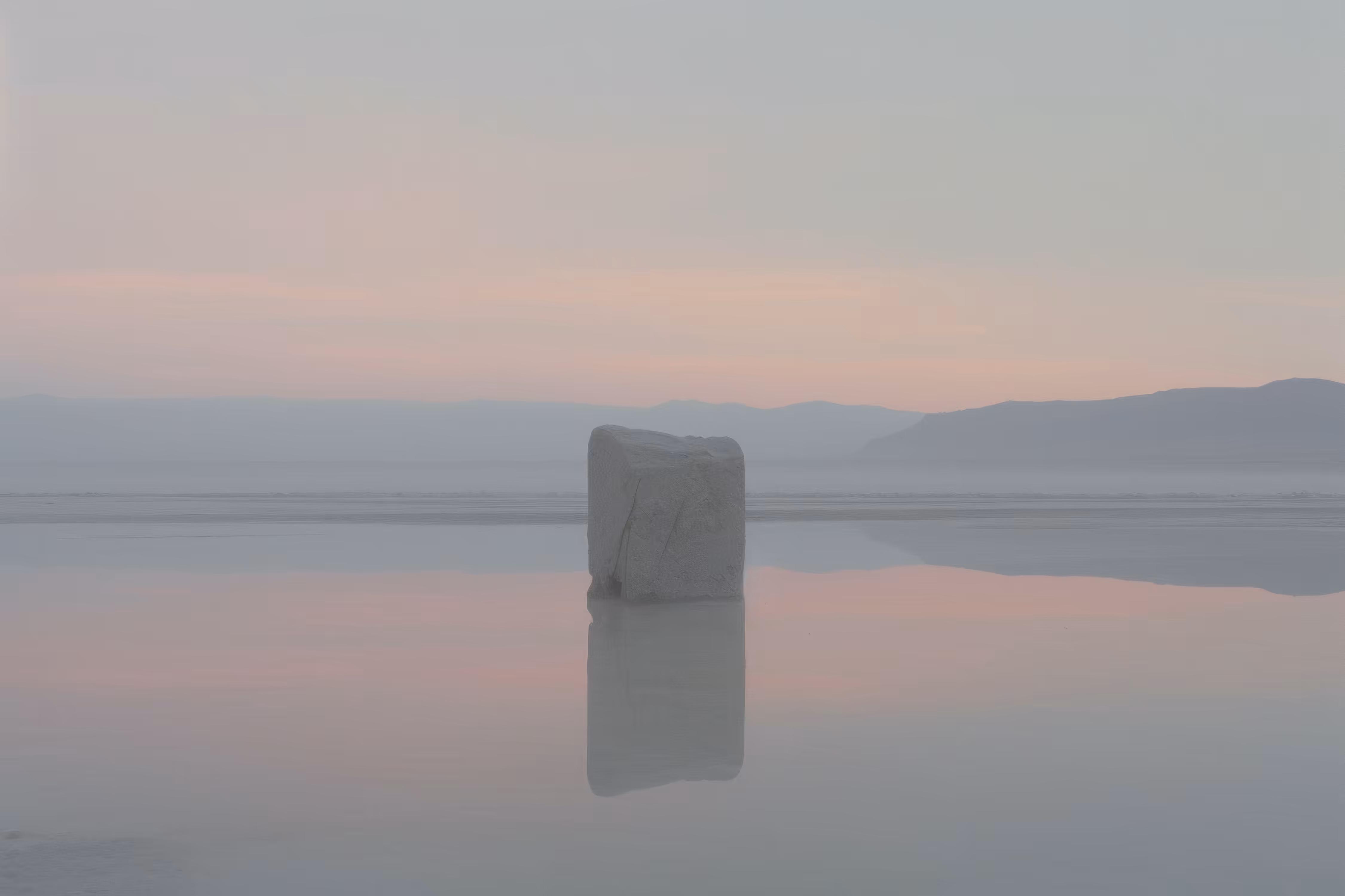 The MONOLITH signature 086